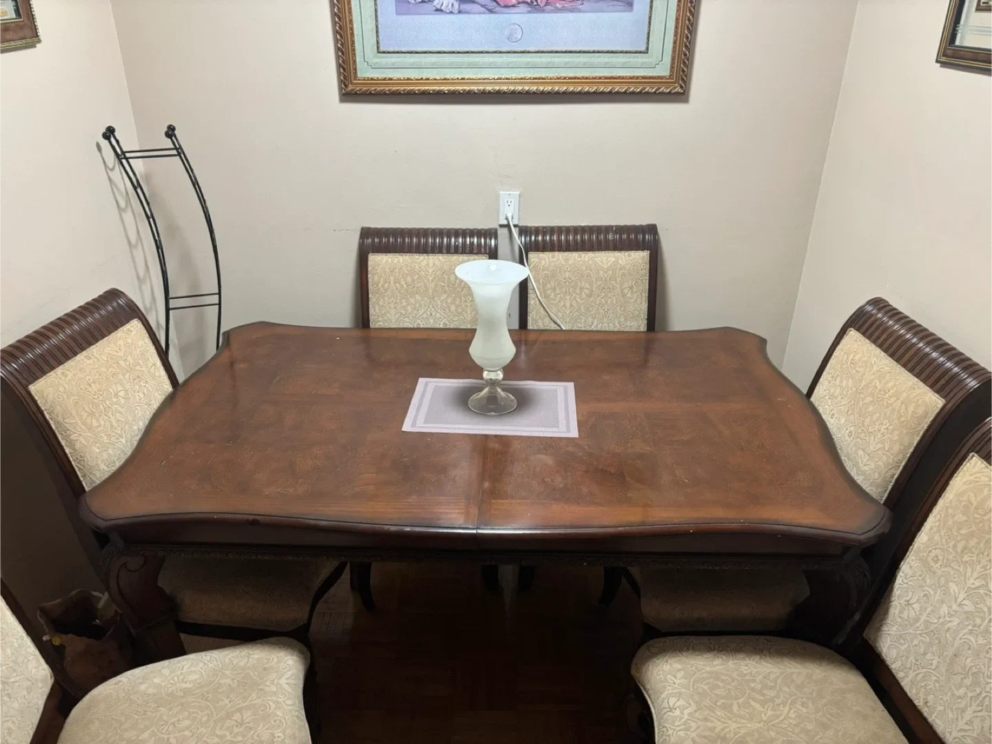Solid Wood Dining Table Set image indicator(2)