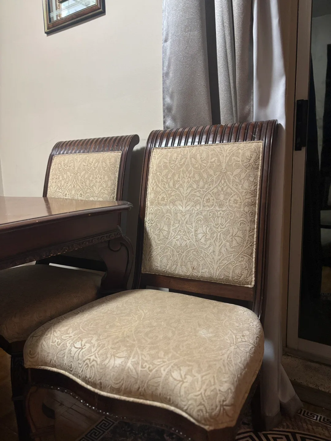 Solid Wood Dining Table Set image indicator(3)