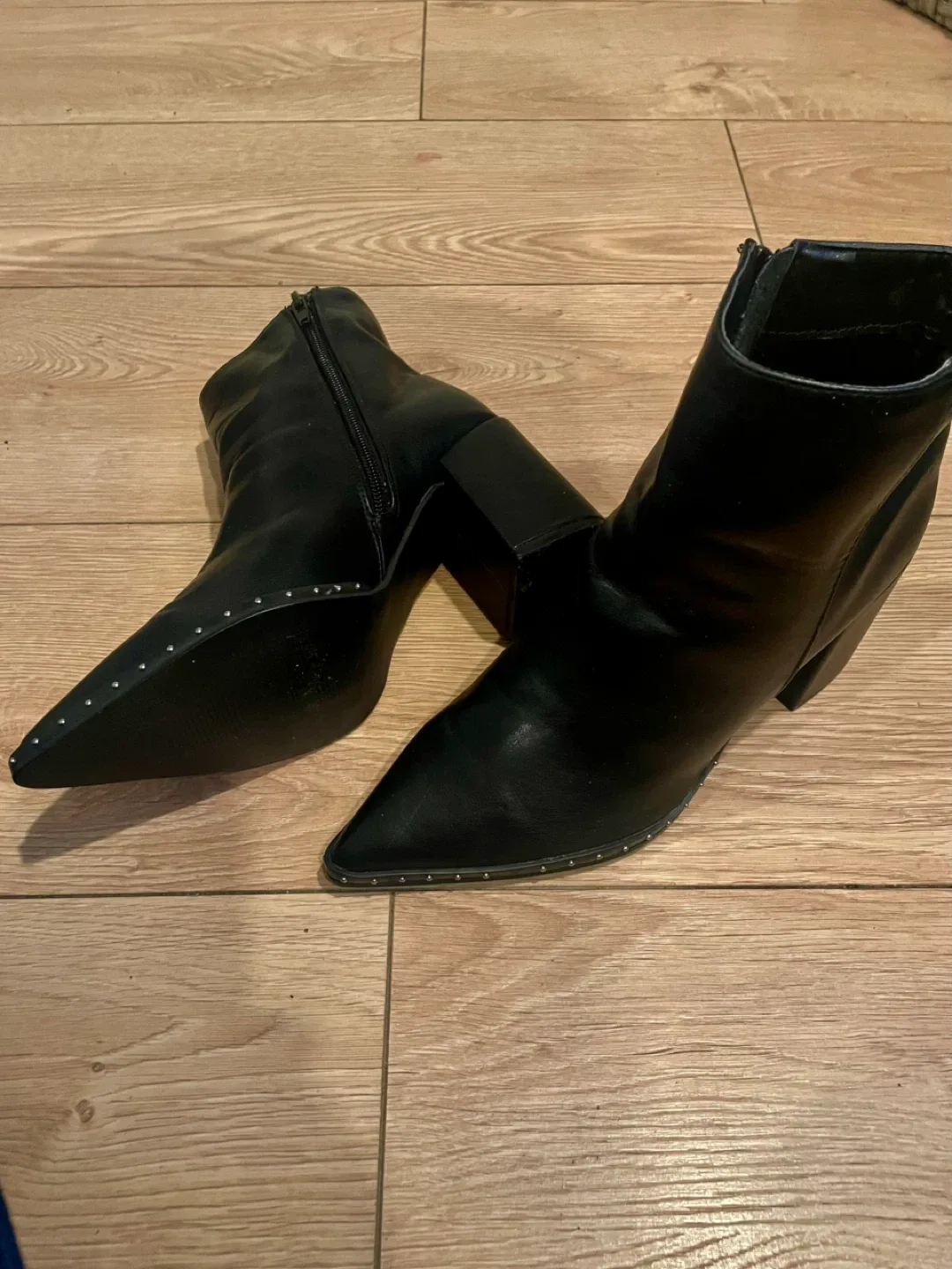Black Ankle leather Boots image indicator(2)