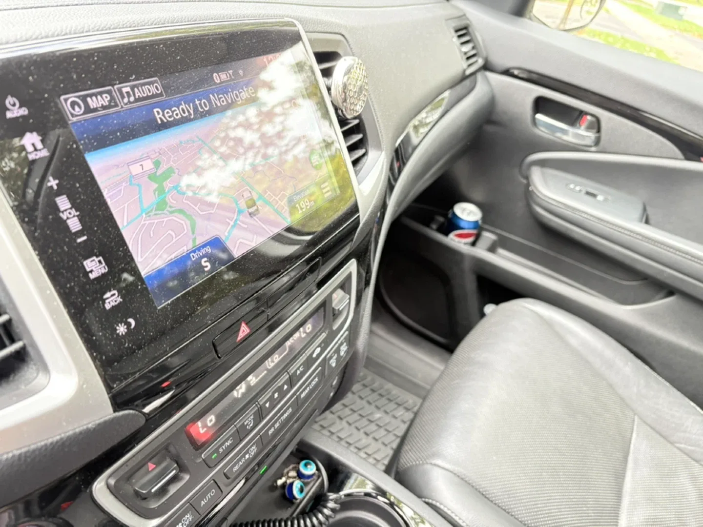 2020 Honda Ridgeline touring edition - White image indicator(8)