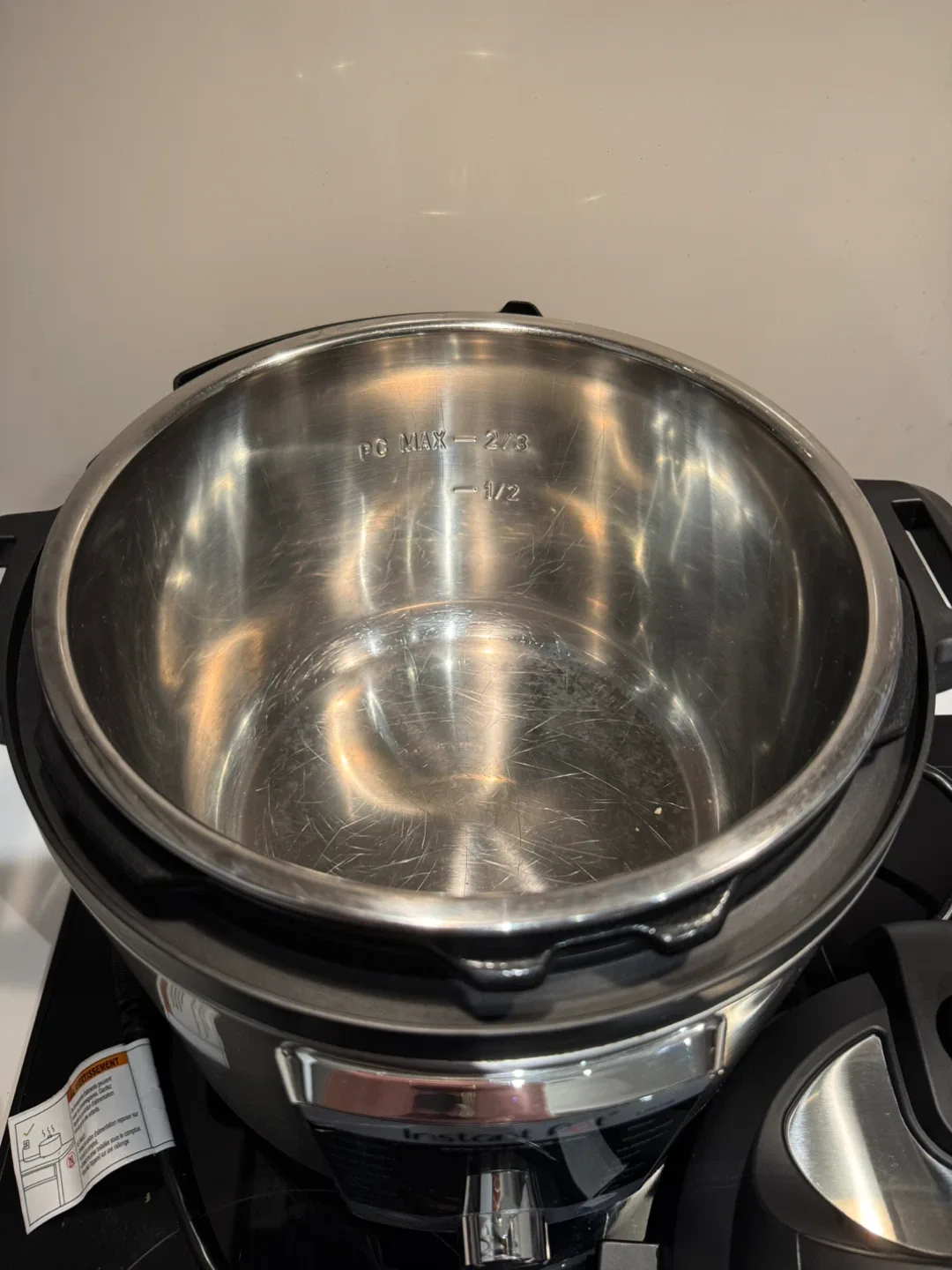 MOVING OUT SALE! Instant Pot Pressure Cooker Ultra- 6Qt image indicator(2)