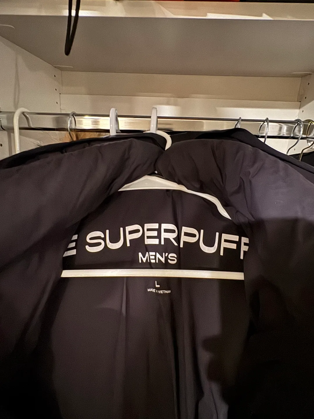 The Super Puff Men's Large in Black image indicator(2)
