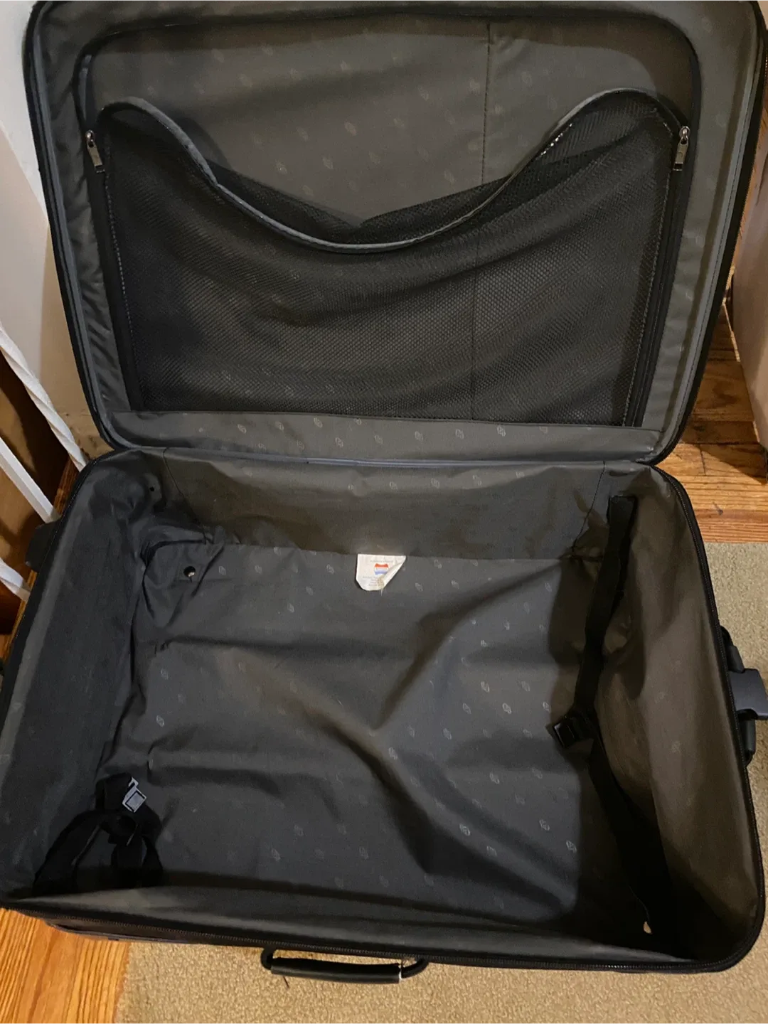 Two Suitcases- 27L x 18W x 9B inches image indicator(6)