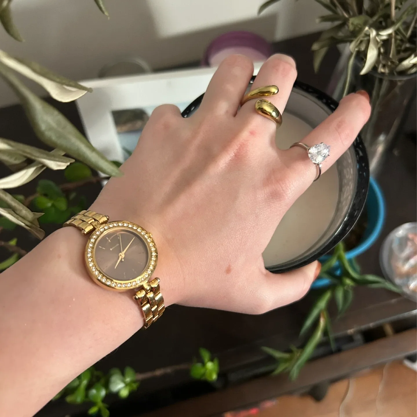 Sonata Gold Women's Watch image indicator(2)