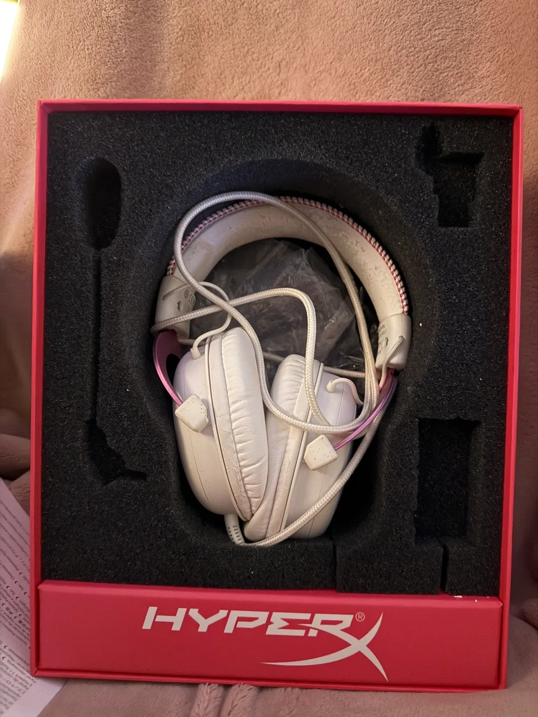 HyperX Cloud II Gaming Headset - White/Pink image indicator(3)