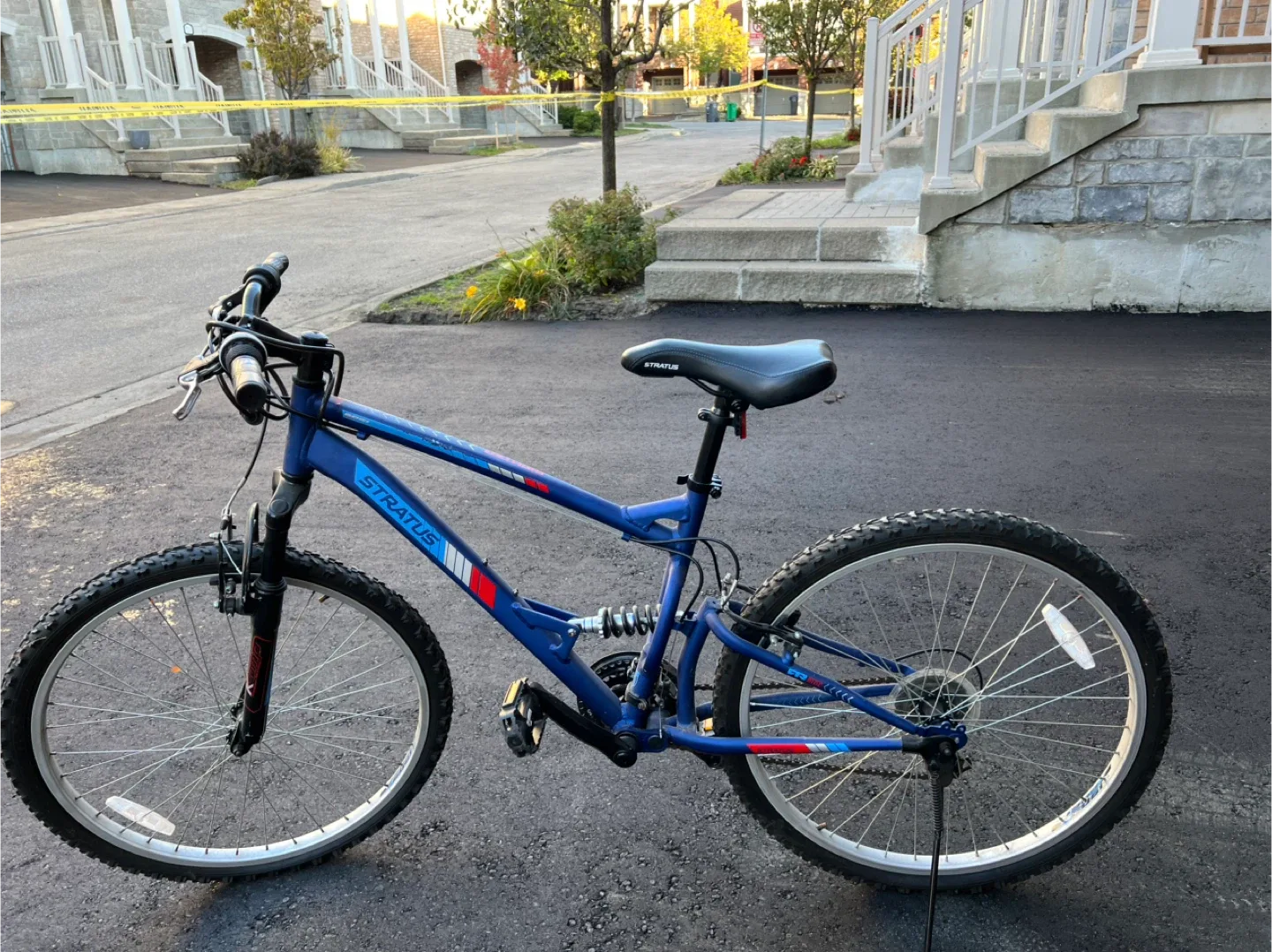 Stratus Mountain Bike - Blue image indicator(2)