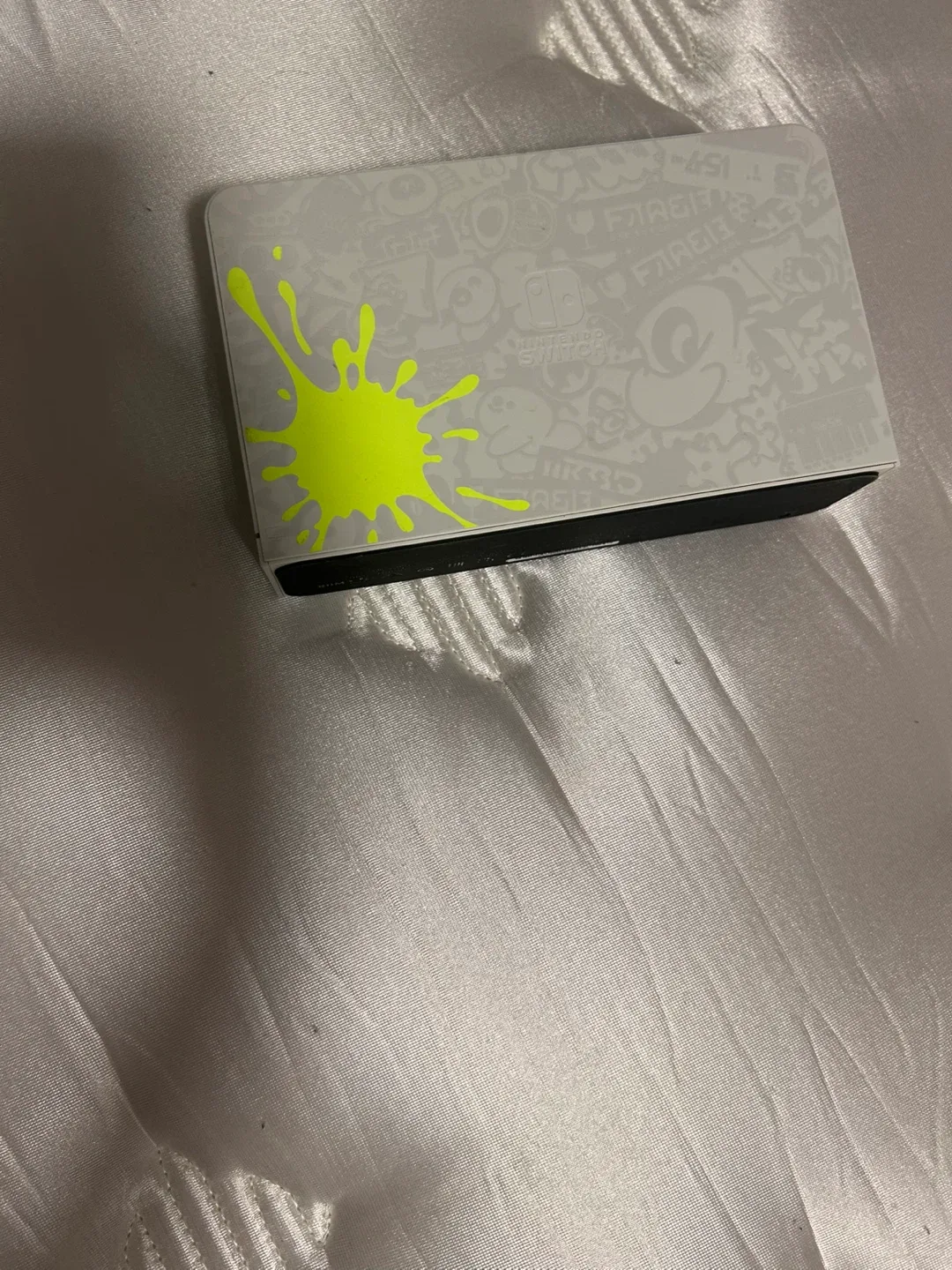 Nintendo Switch OLED Splatoon 3 Edition w/ Accessories image indicator(3)