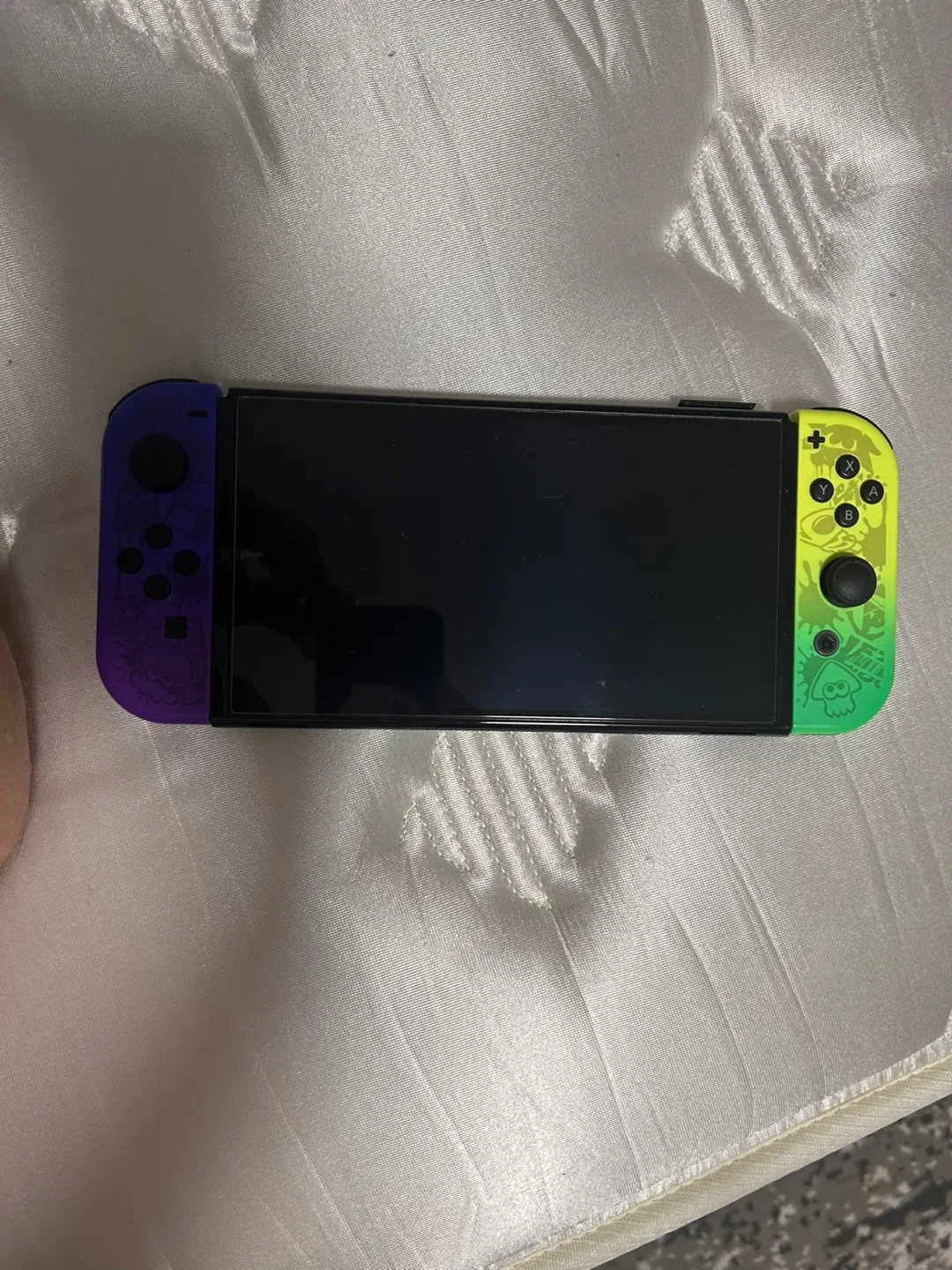 Nintendo Switch OLED Splatoon 3 Edition w/ Accessories image indicator(6)