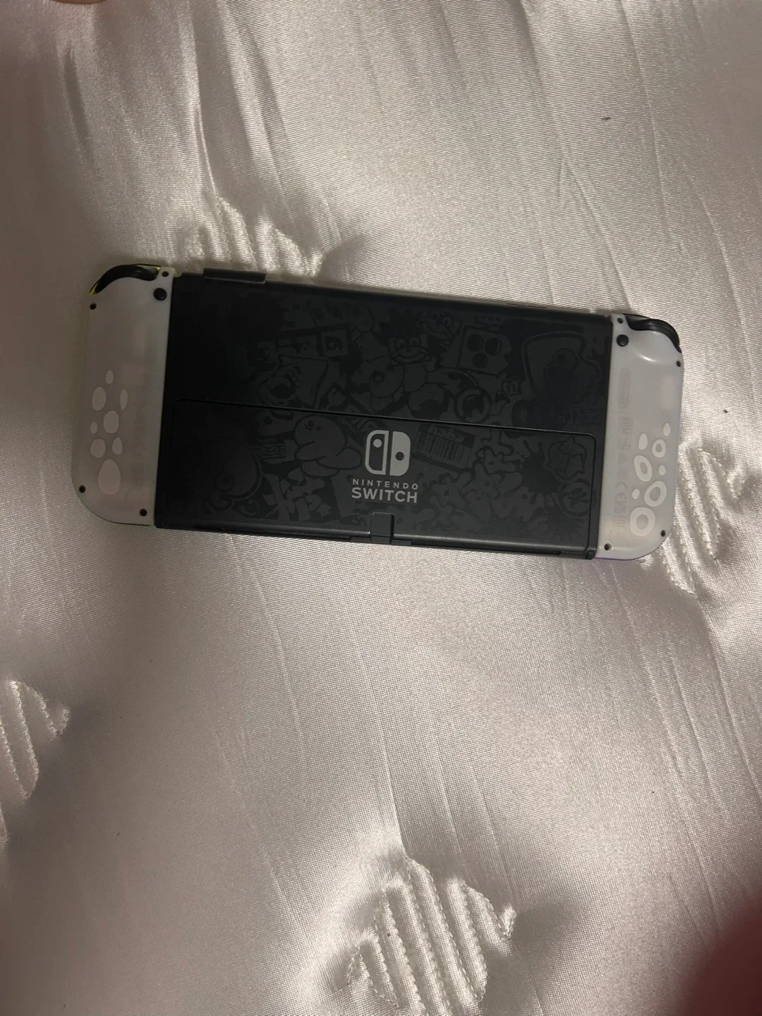 Nintendo Switch OLED Splatoon 3 Edition w/ Accessories image indicator(5)