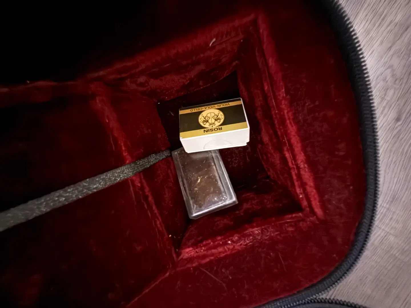 Viola with Case, Bow, Kun Shoulder Rest image indicator(3)