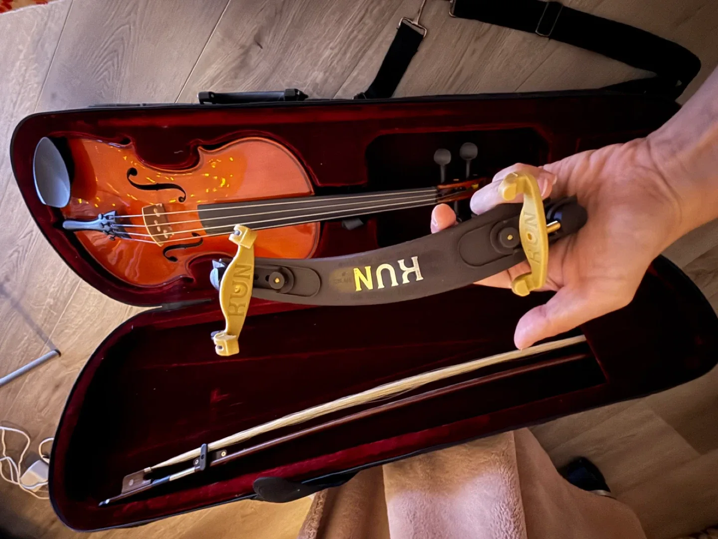 Viola with Case, Bow, Kun Shoulder Rest image indicator(2)