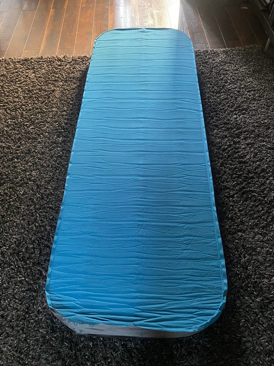 Camping gear, sports hats, books image indicator(2)