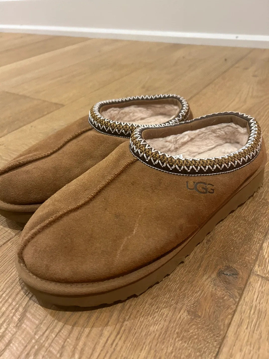 UGG Women's Tasman Slipper image indicator(2)