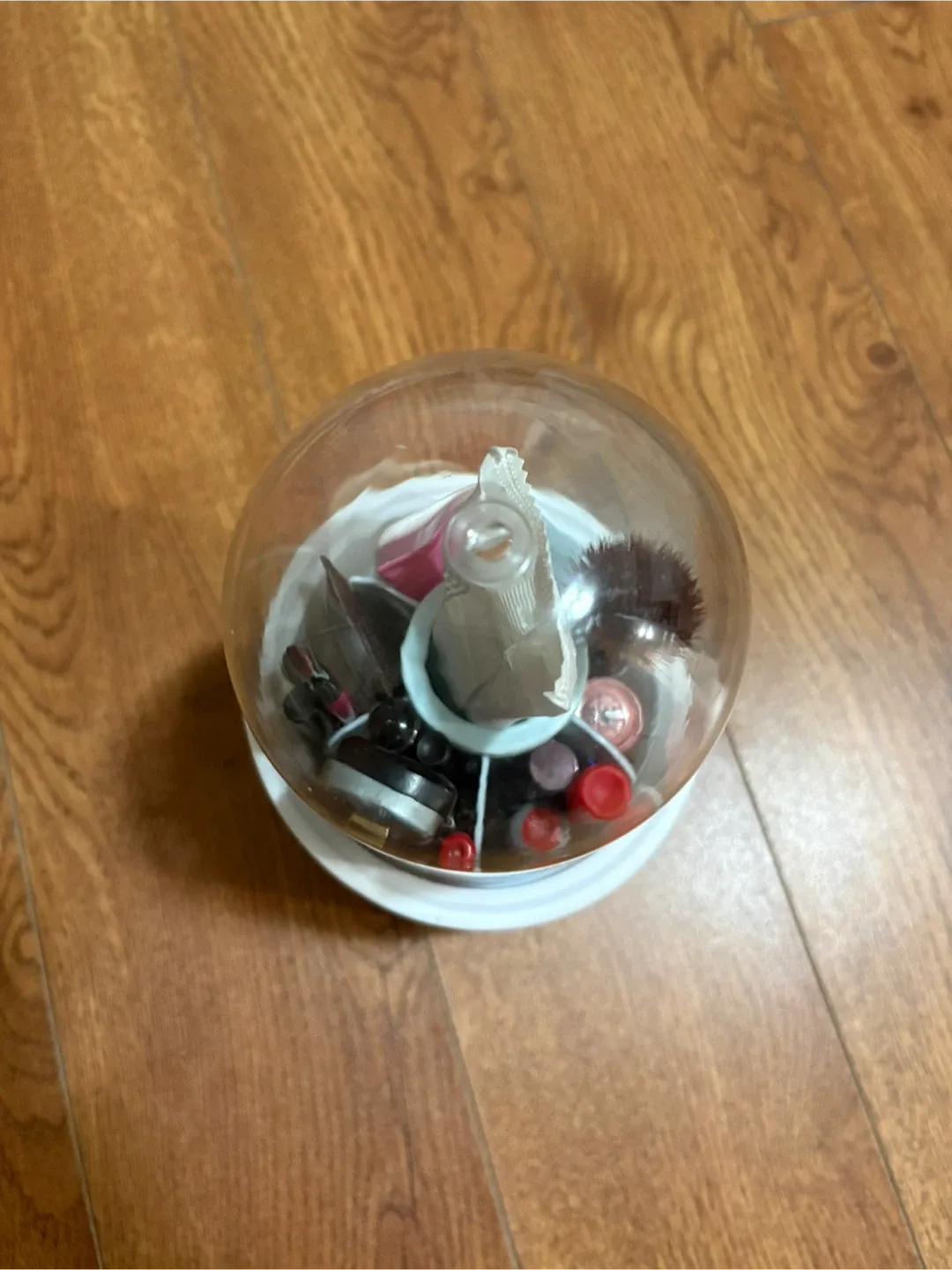 Makeup Organizer with Dome Cover thumbnail