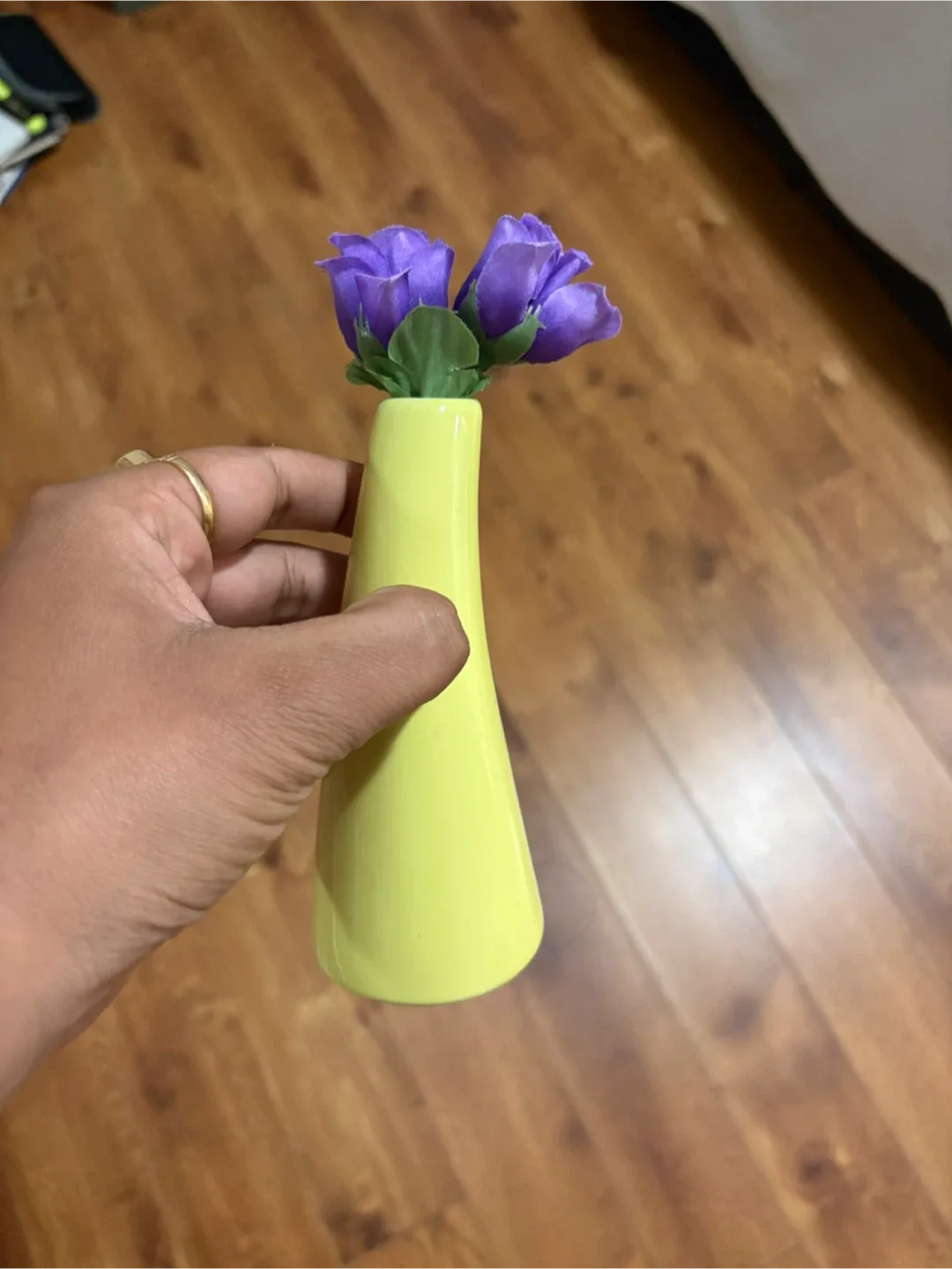 Small Yellow Vase with Purple Flowers image indicator(4)