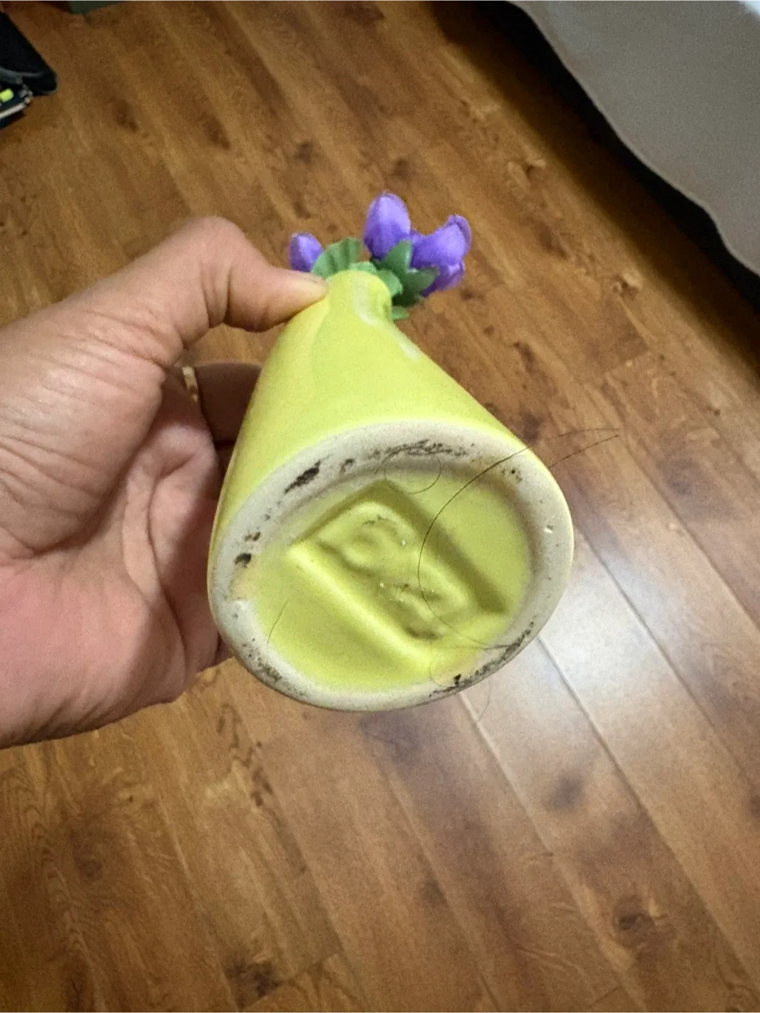 Small Yellow Vase with Purple Flowers image indicator(3)