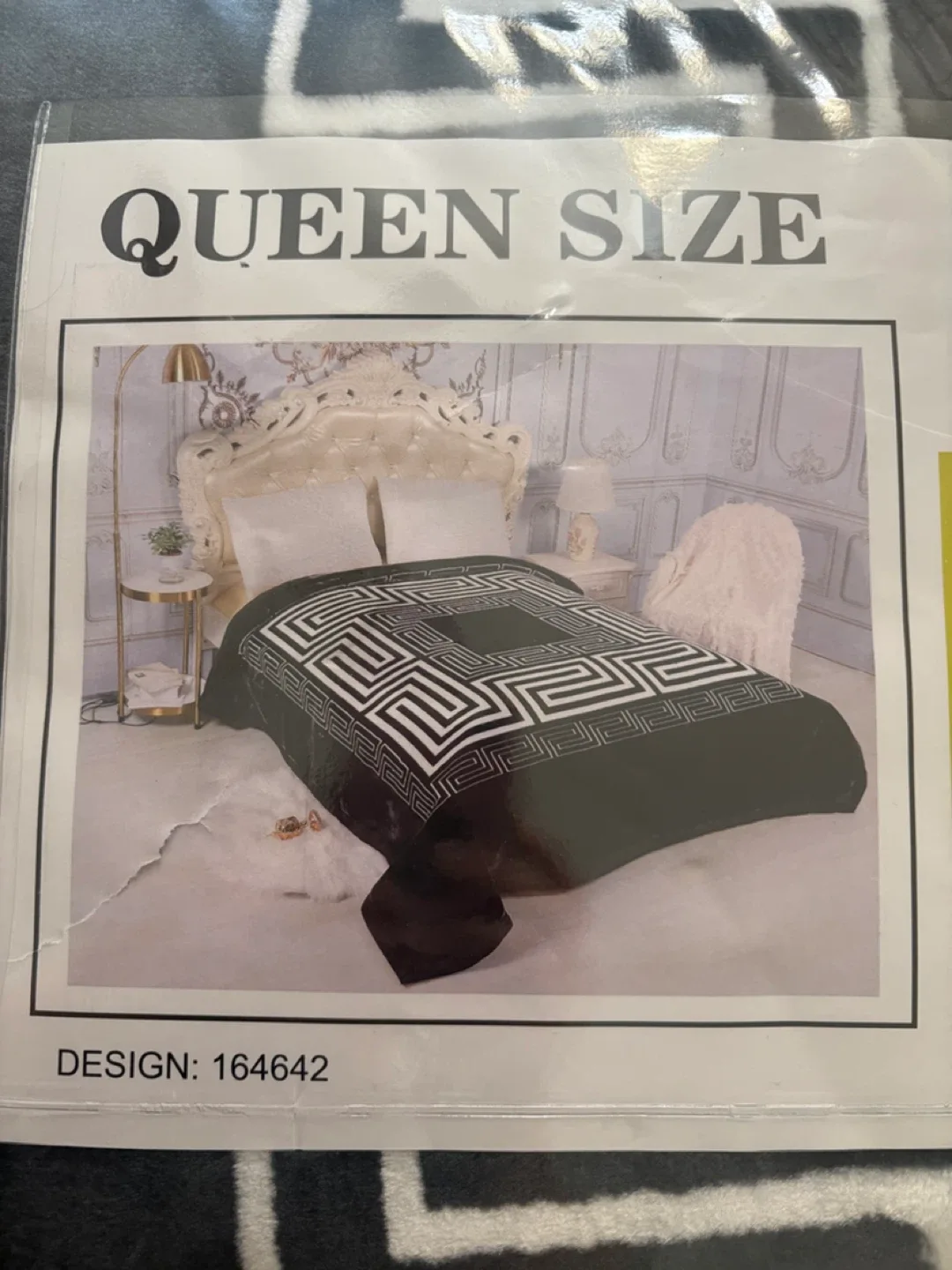 Queen Size Bed Blanket - New in Package! image indicator(2)