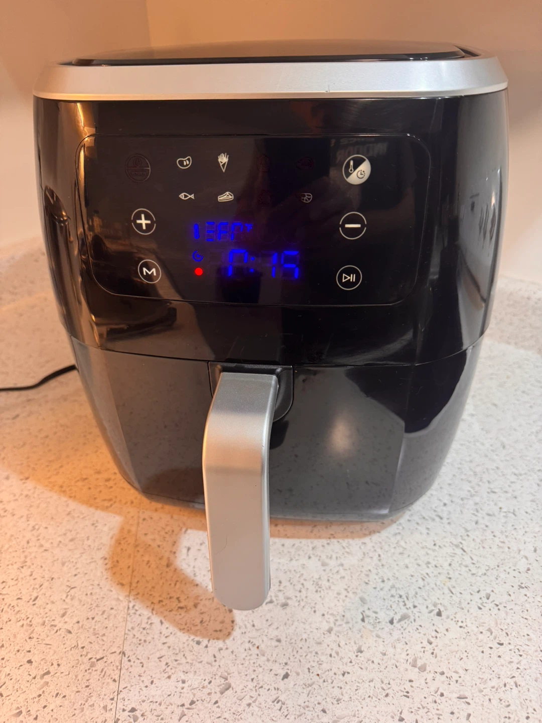 AmazonBasics 6.34-Quart Air Fryer - photo 2
