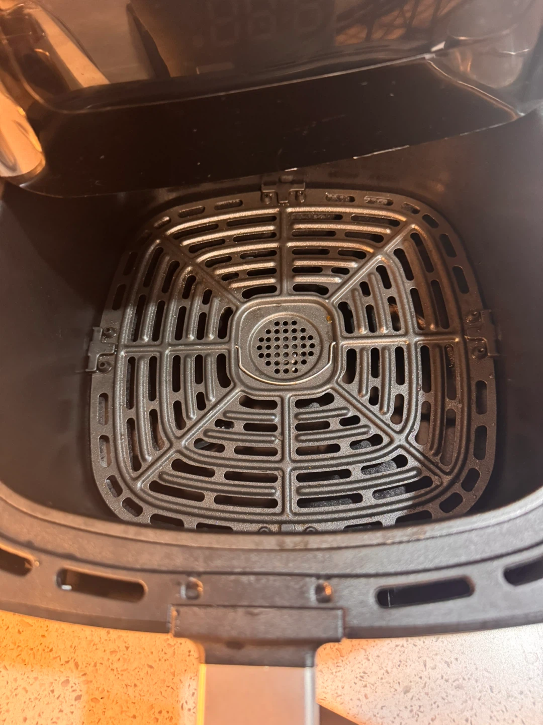 AmazonBasics 6.34-Quart Air Fryer - photo 3