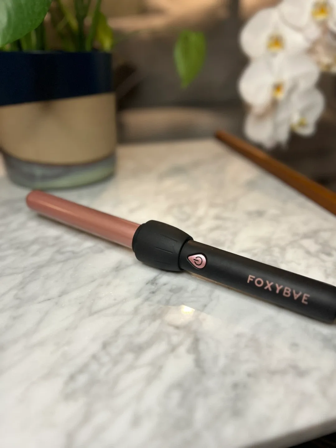 FoxyBae Rose Gold Curling Iron Wand image indicator(2)