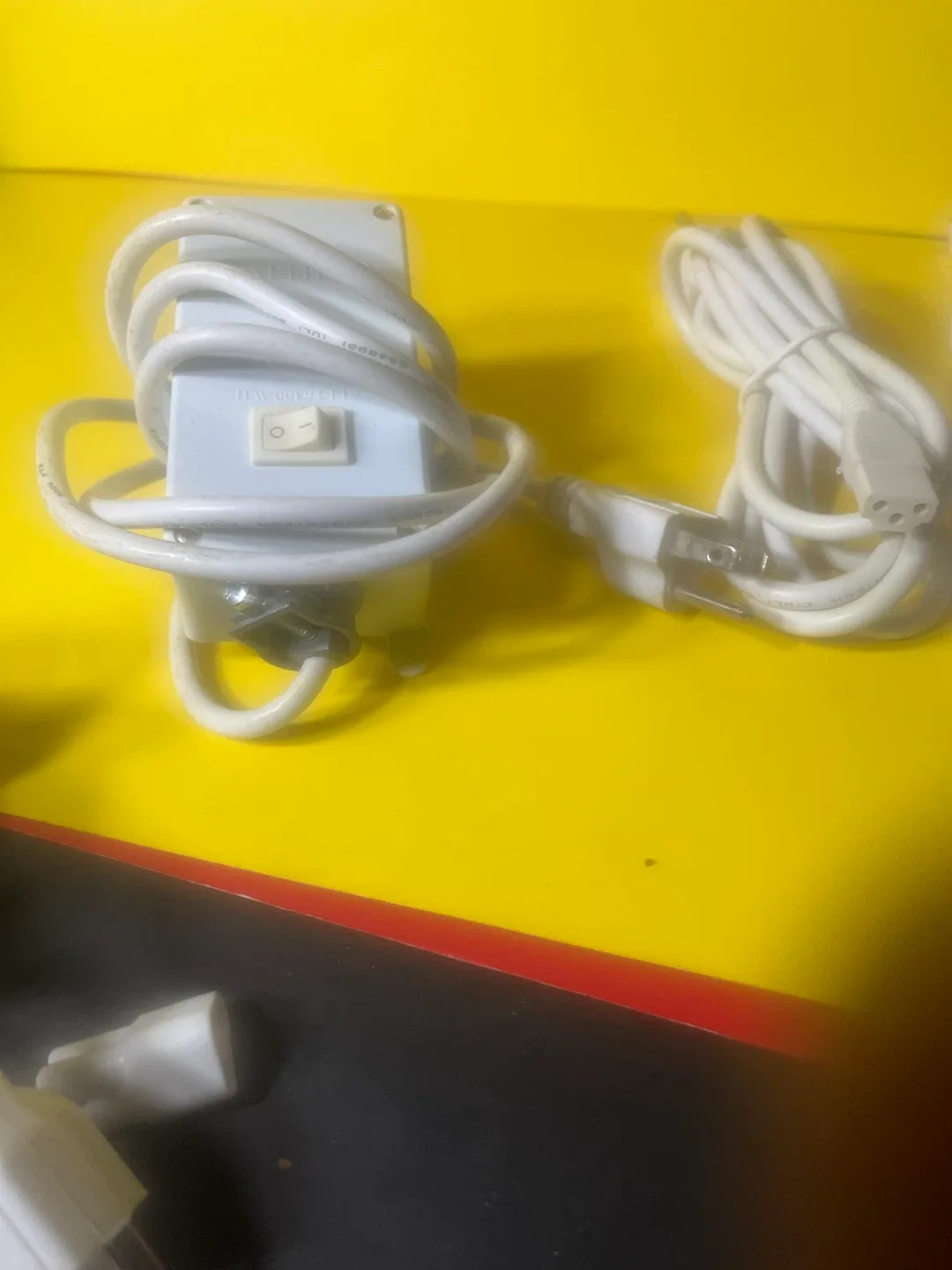 Two White Power Cords image indicator(3)