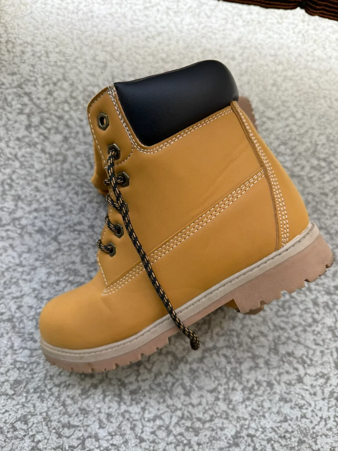 Style Boots - Size 7 image indicator(2)