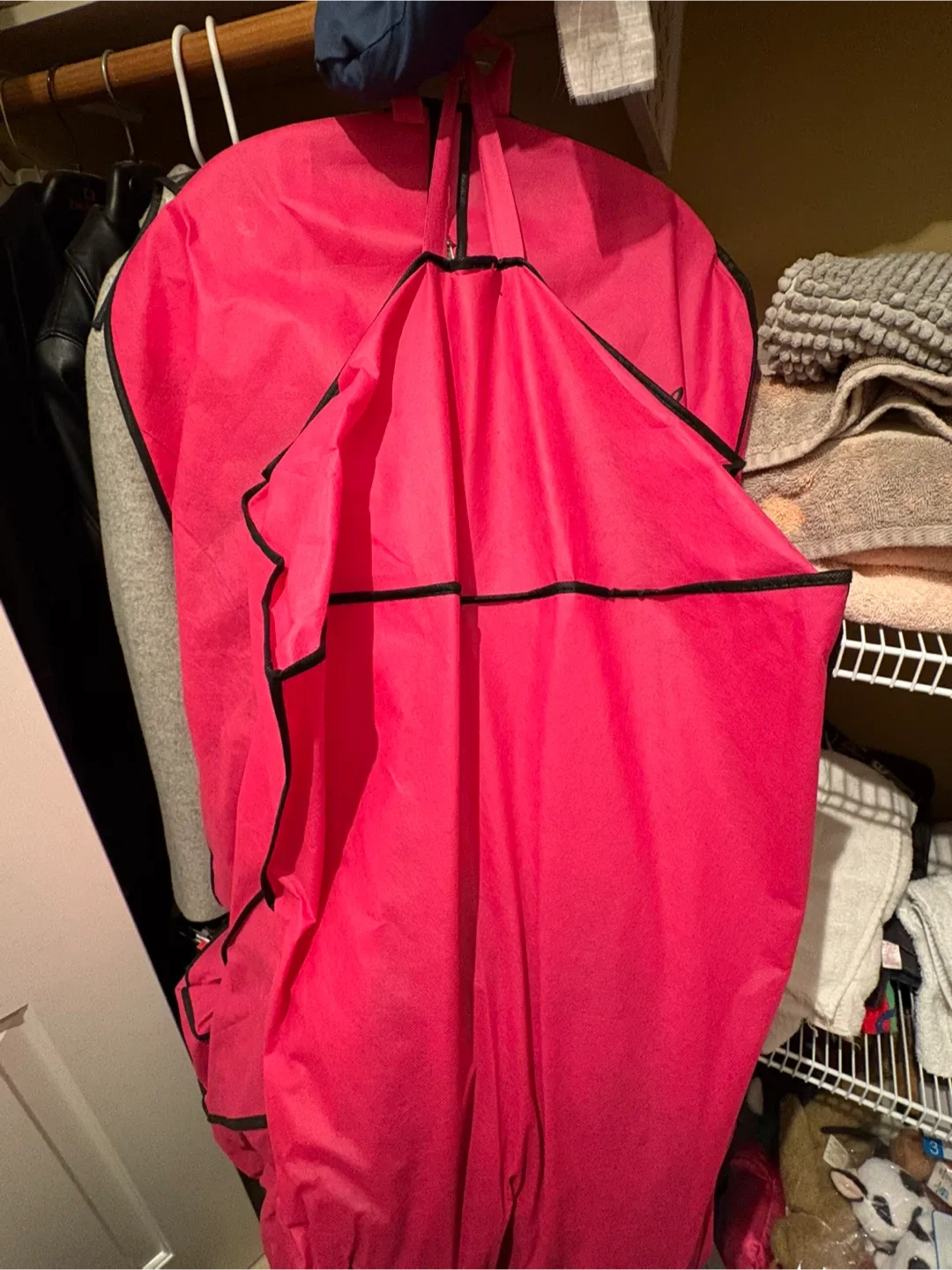 Grad Dress image indicator(3)