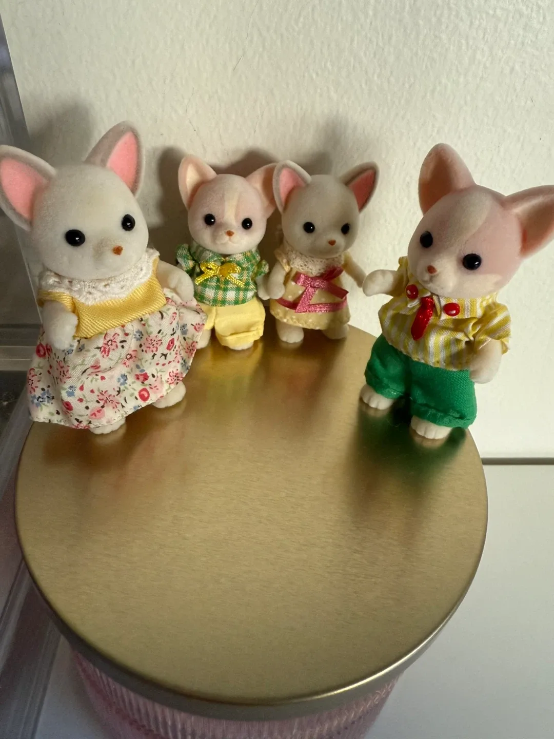 Calico Critters Chihuahua Family Set new image indicator(2)