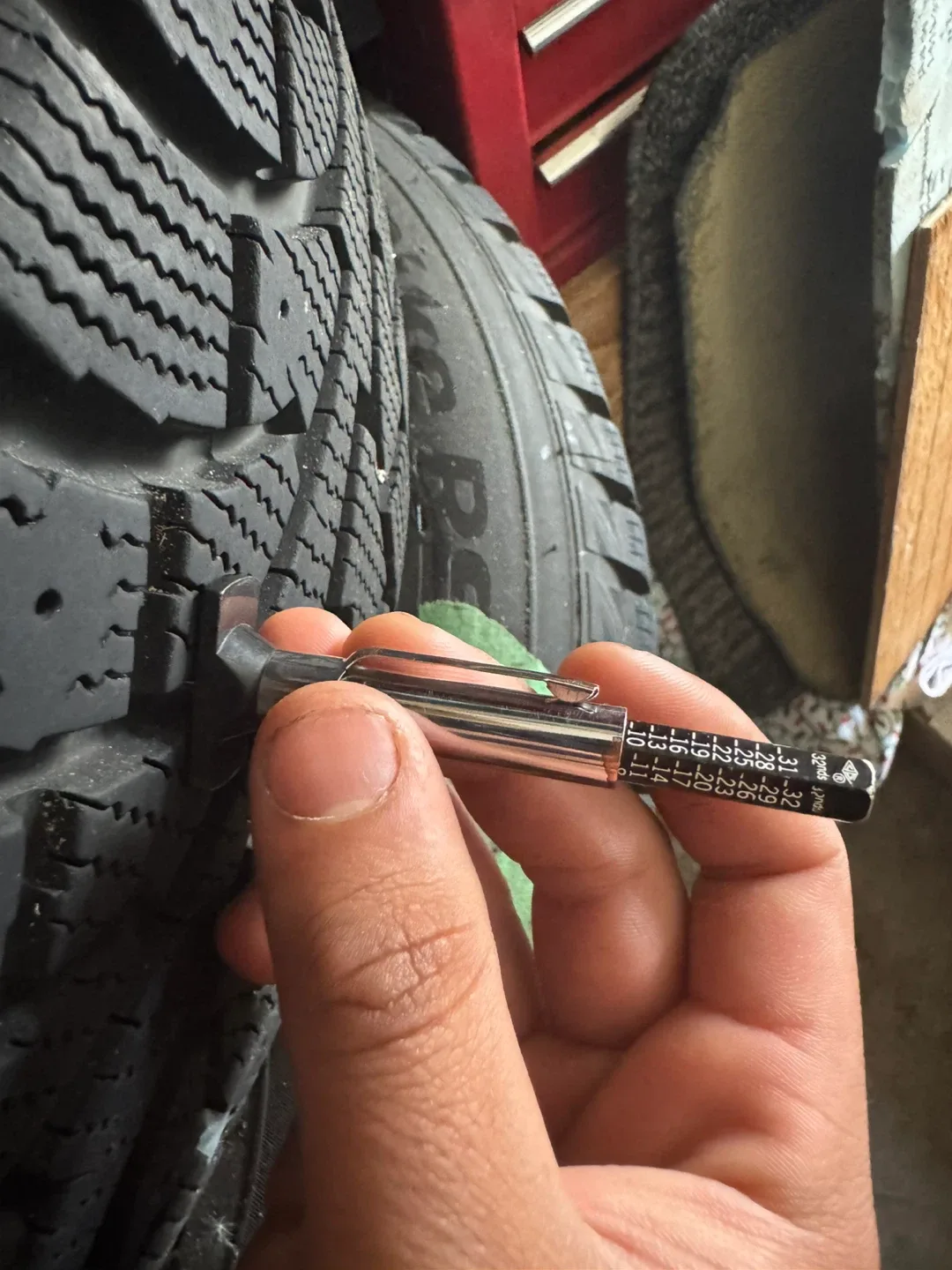 Hankook Winter Tires - Set of 4 215/65R16 image indicator(5)