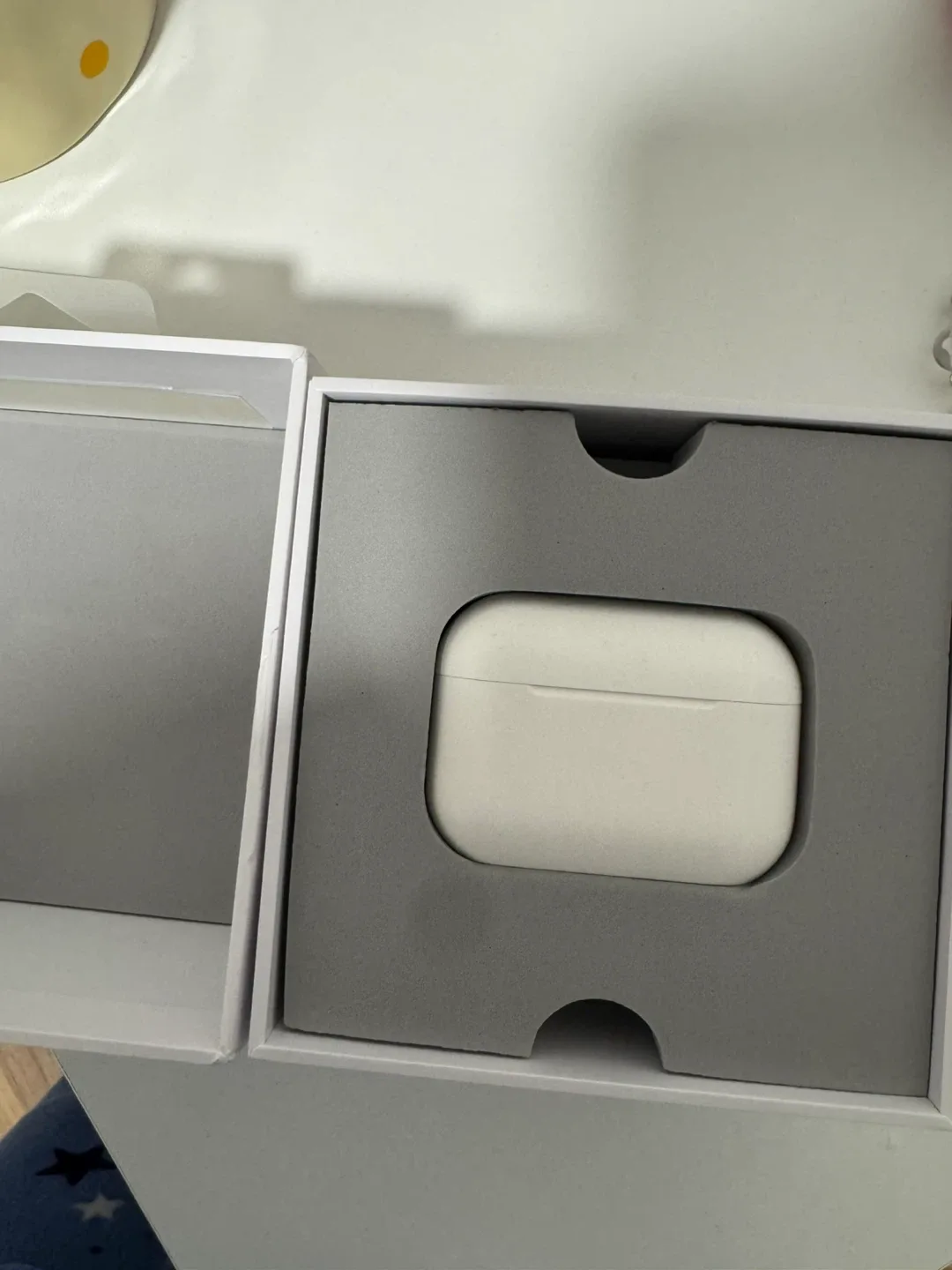 HeartBuds in Red image indicator(3)