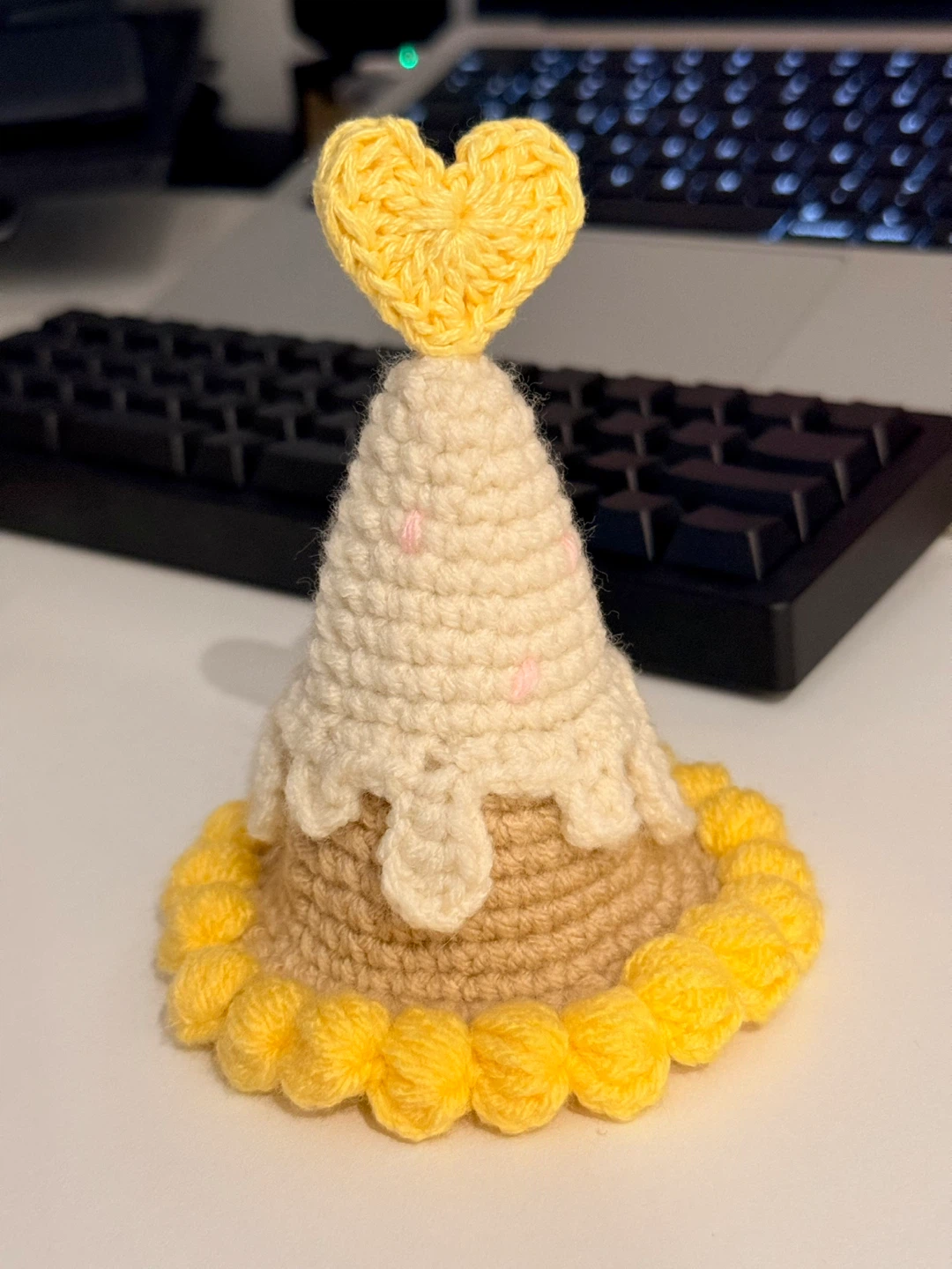 Crochet party hat - photo 3