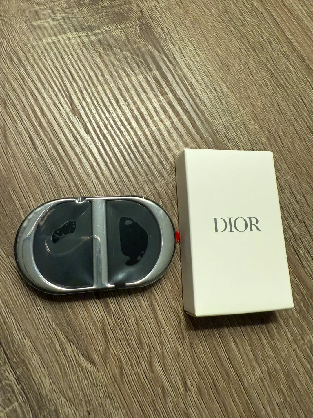 Dior Phone Ring with Two Mirrors image indicator(3)
