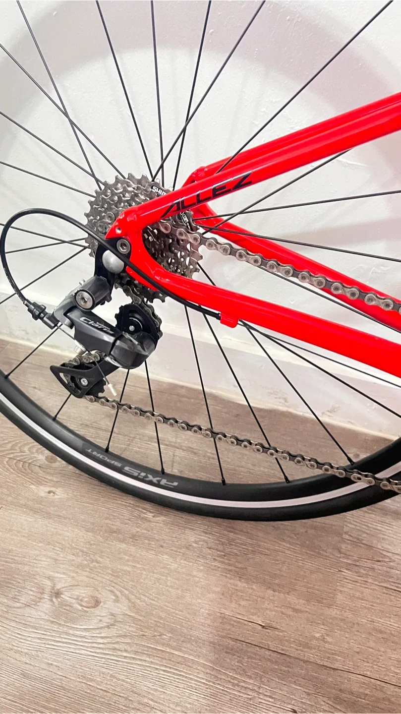 Specialized Road Bike - Red image indicator(4)