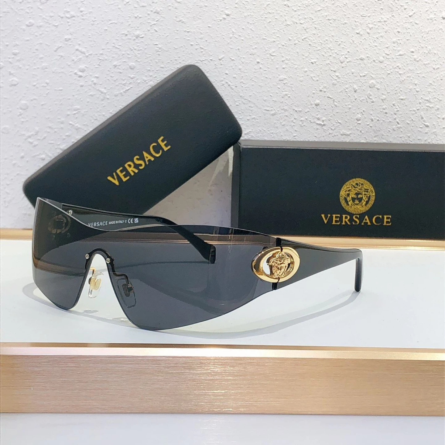 Designer Sunglasses: Louis Vuitton, Versace, Cartier - photo 3