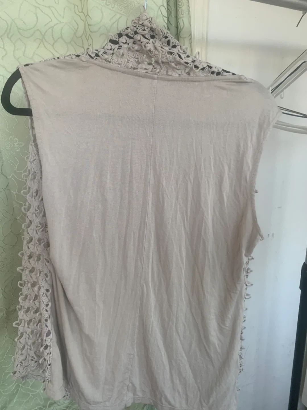 Crochet Vest (Sleeveless) Make offer.Address: V5T 0J5 image indicator(3)