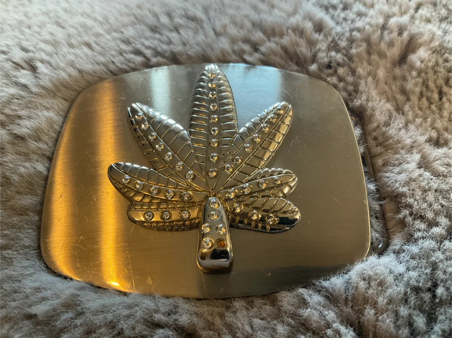 Rhinestone Leaf Belt Buckle image indicator(4)