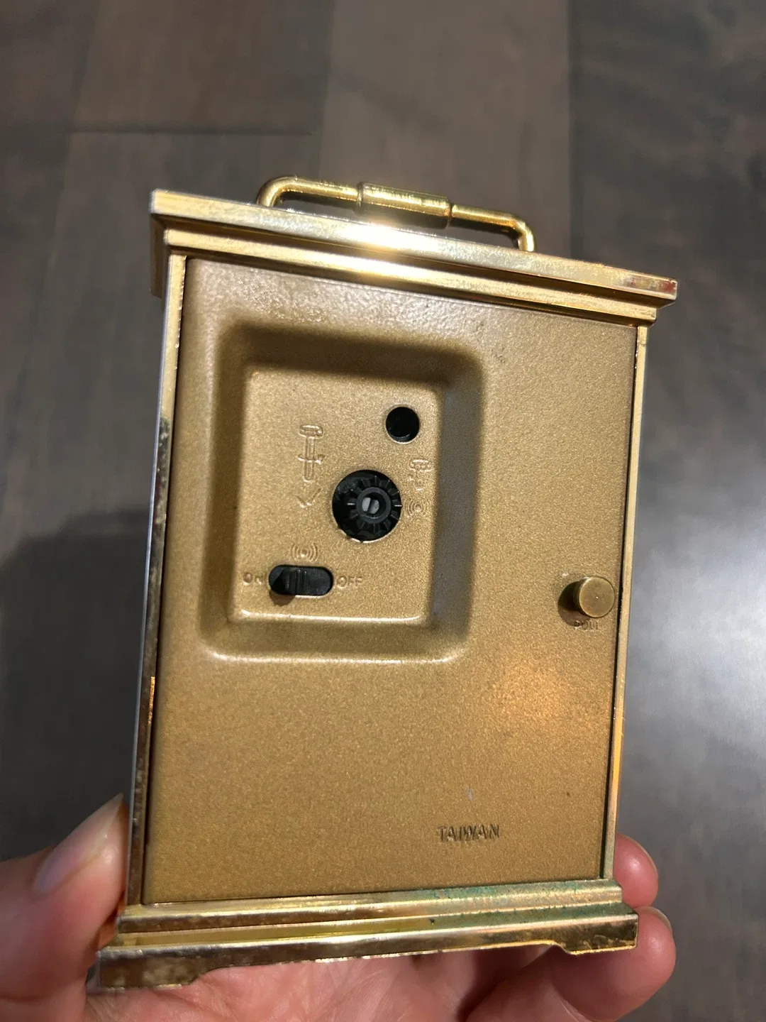 Howard Miller Travel Alarm Clock image indicator(3)