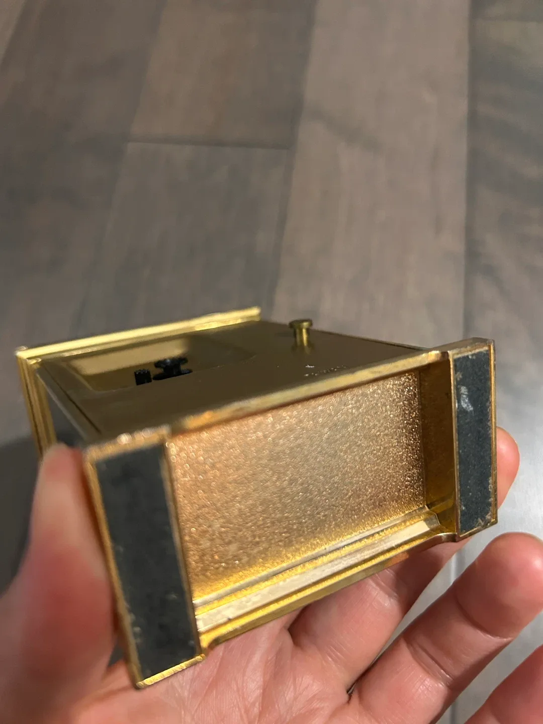 Howard Miller Travel Alarm Clock image indicator(2)