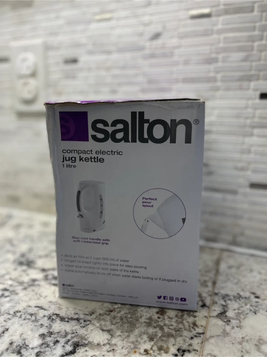 Salton Compact Electric Jug Kettle - 1 Litre image indicator(2)