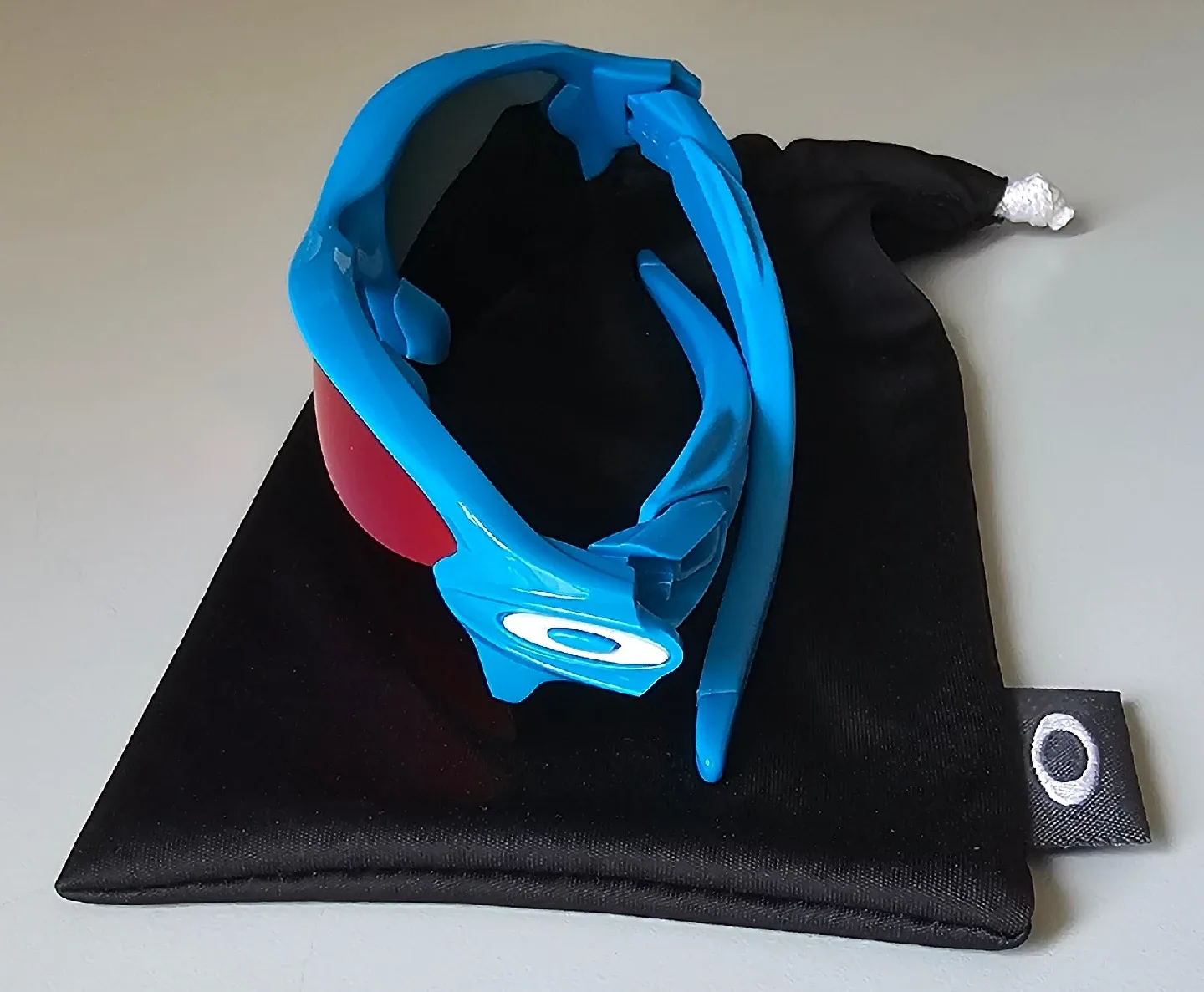 Oakley FLAK 2.0 Sky Red Iridium Sunglasses - Rare & Authentic image indicator(4)