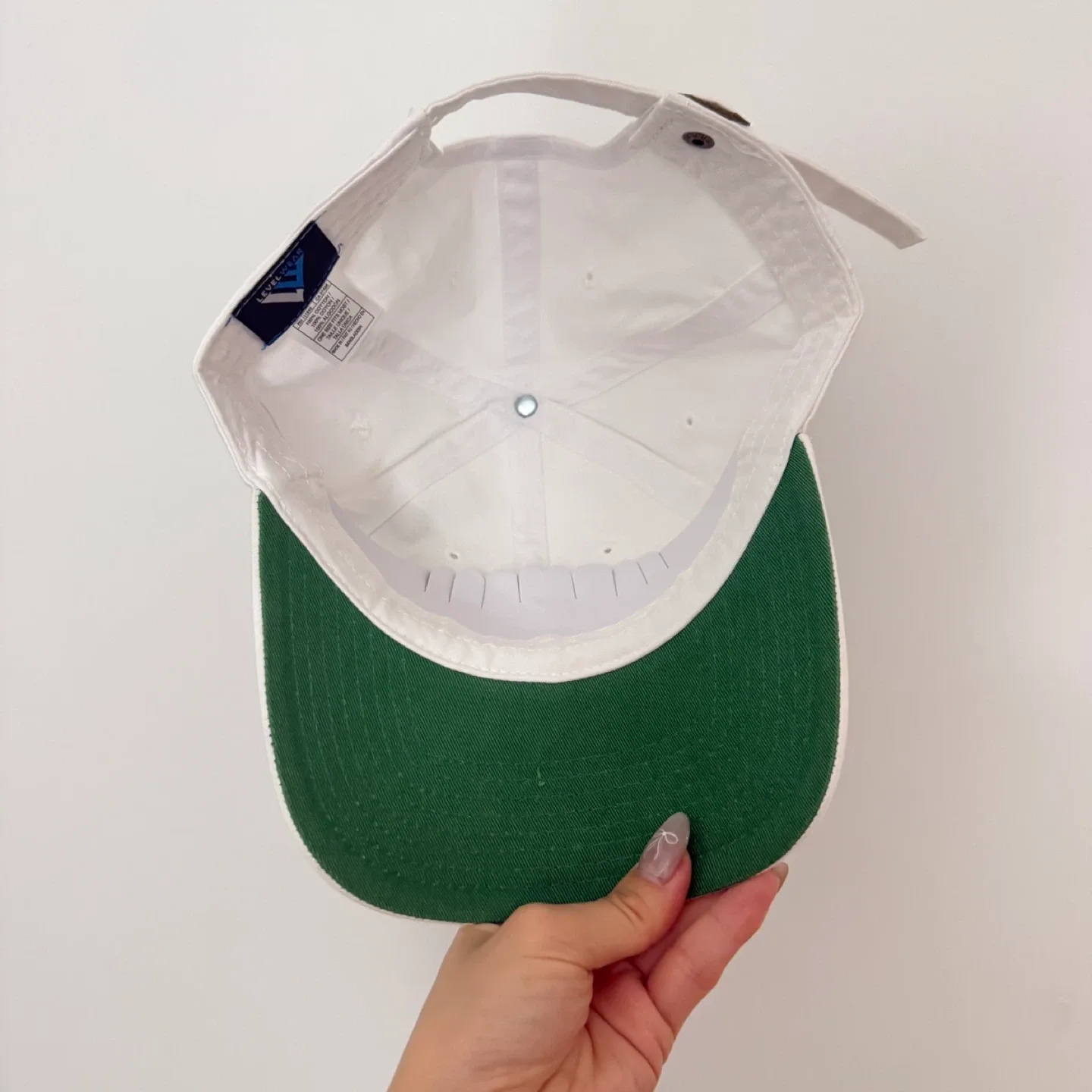 Brand new Levelwear White ball Cap image indicator(3)