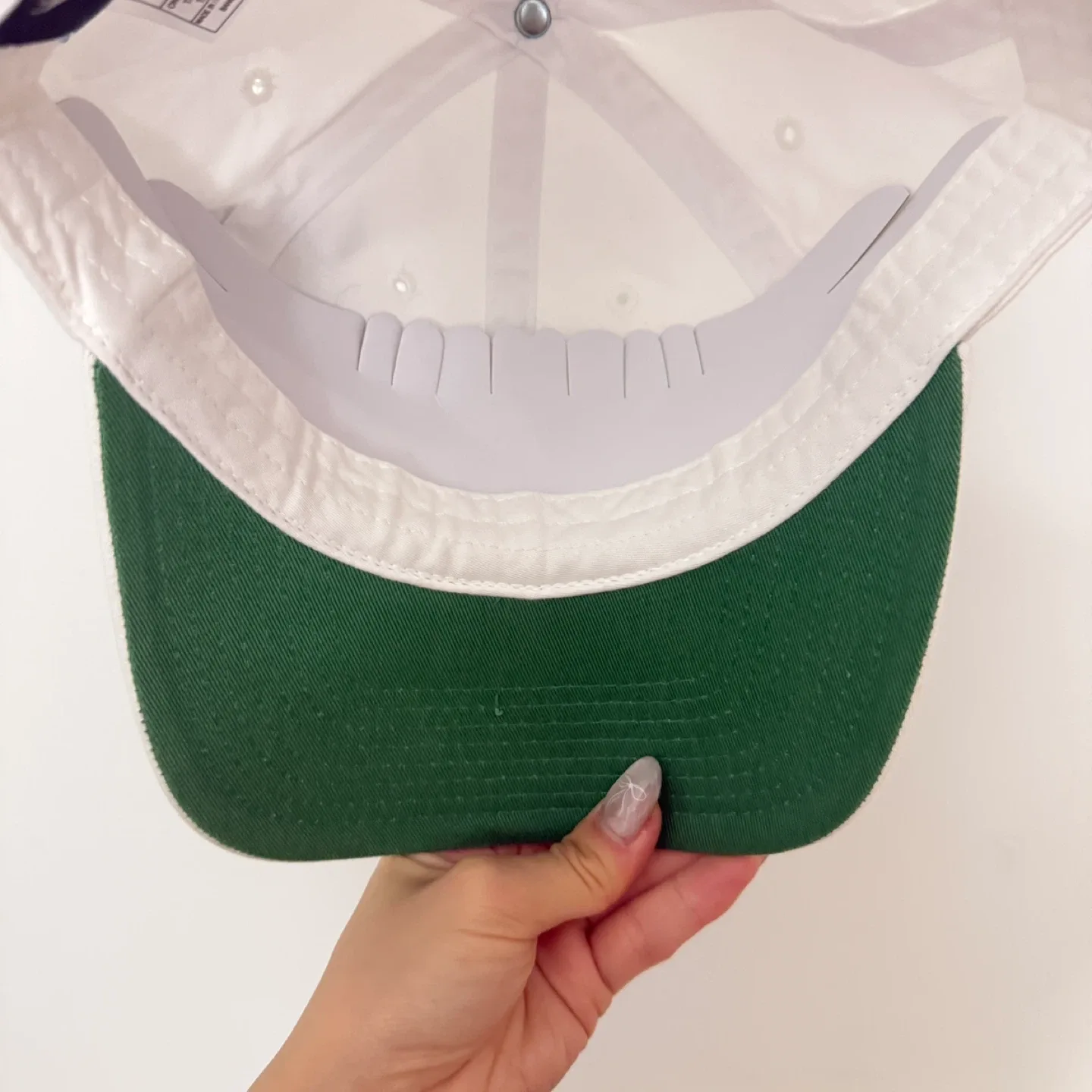 Brand new Levelwear White ball Cap image indicator(4)