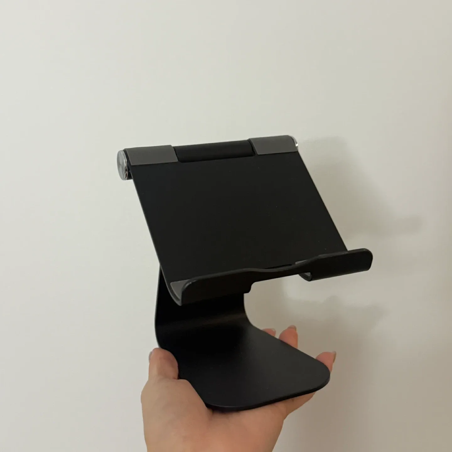 Black Adjustable Phone/Tablet Stand thumbnail