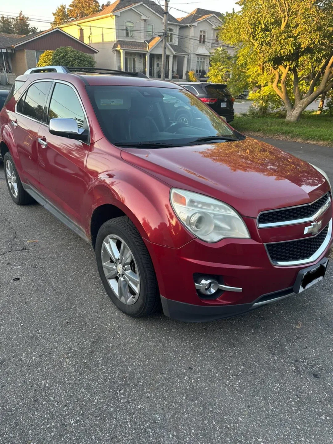 Red Chevrolet Equinox LTZ SUV image indicator(2)