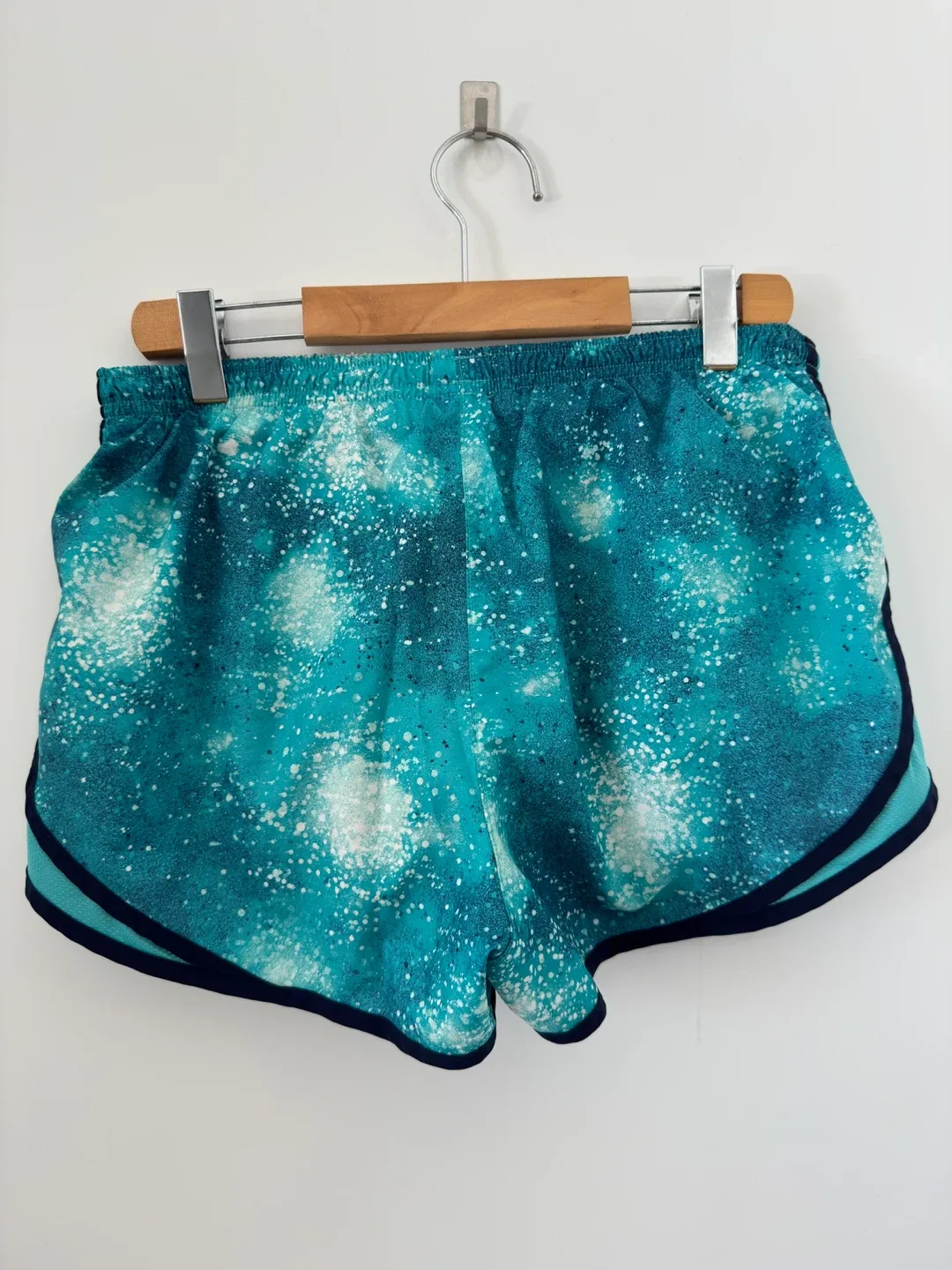 Women’s Nike Running Bottoms - Shorts - Legging image indicator(2)