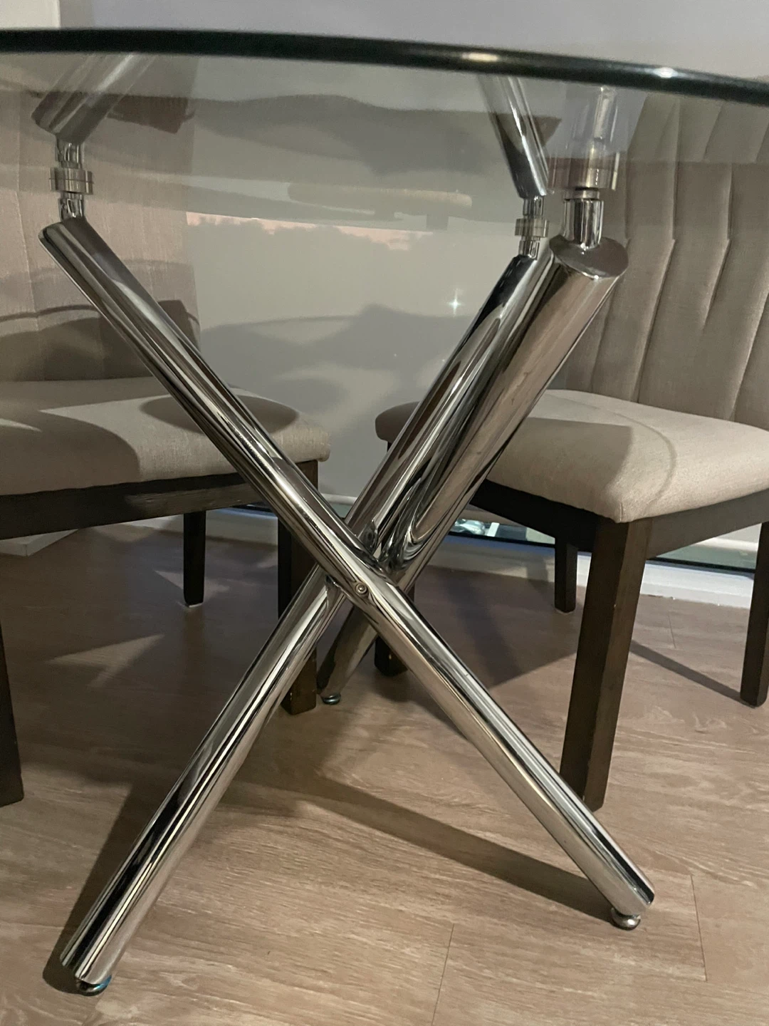 Glass Dining Table - Round, 38 inches with chairs - photo 4