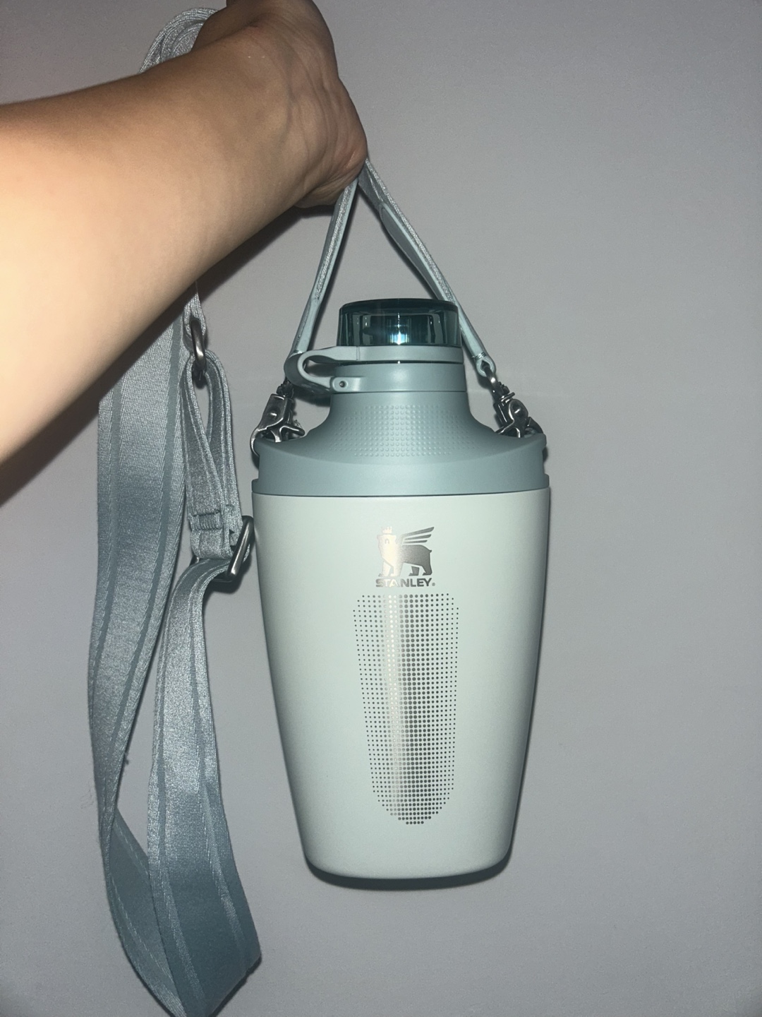 BRAND NEW : Stanley Cross Bottle 23 OZ