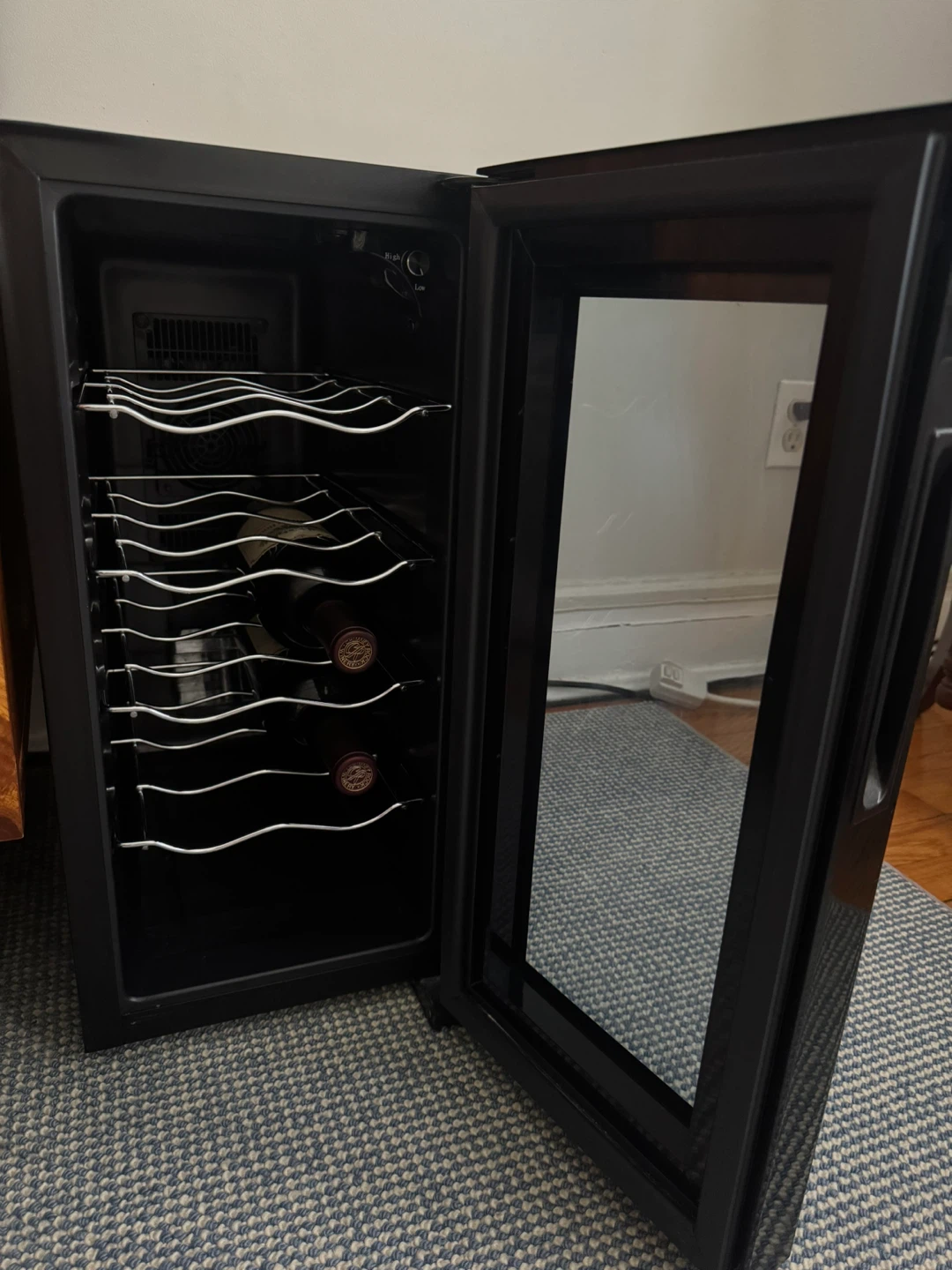 Westinghouse Wine Fridge - Black - photo 2