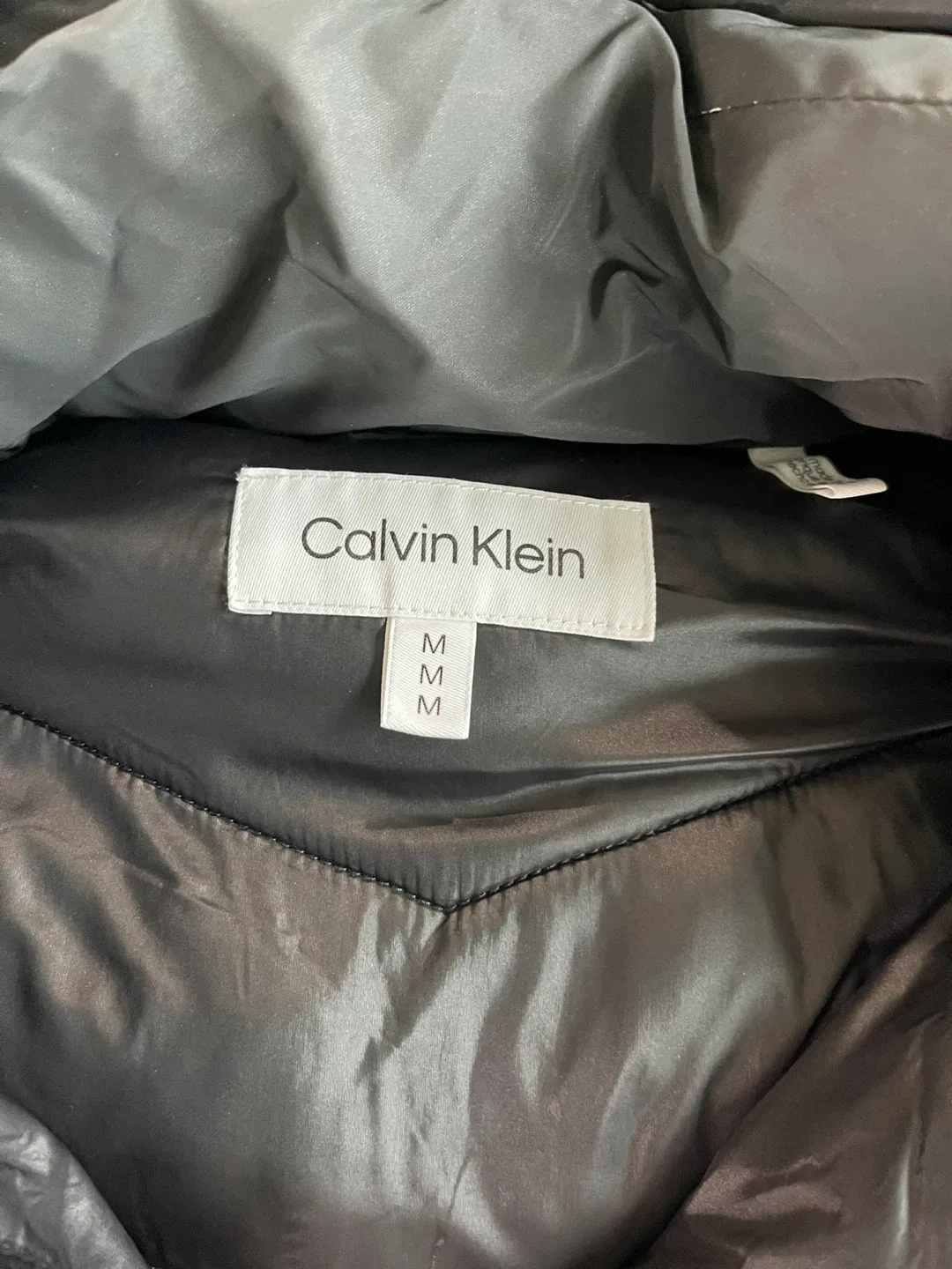 Calvin Klein Puffer Jacket - Size M image indicator(3)