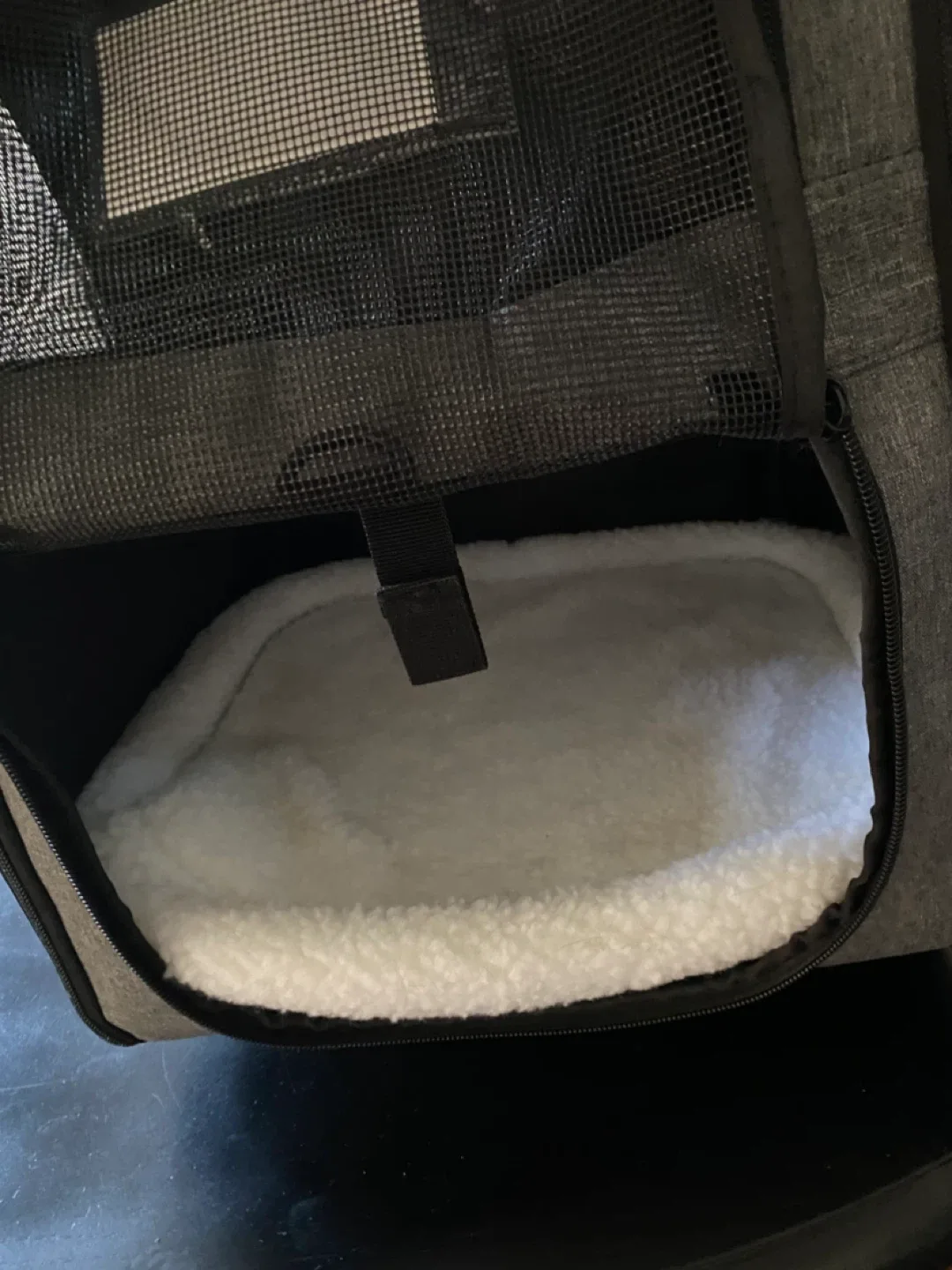 Grey Pet Carrier with Wheels image indicator(6)